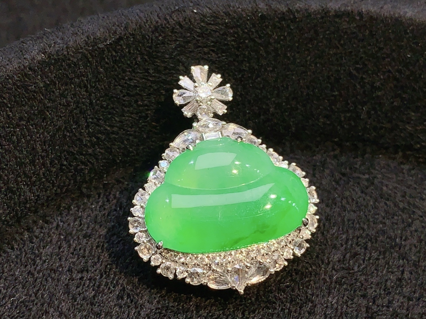 正冰阳绿葫芦吊坠 青翠 圆鼓鼓的，23.9-19.7-8.9