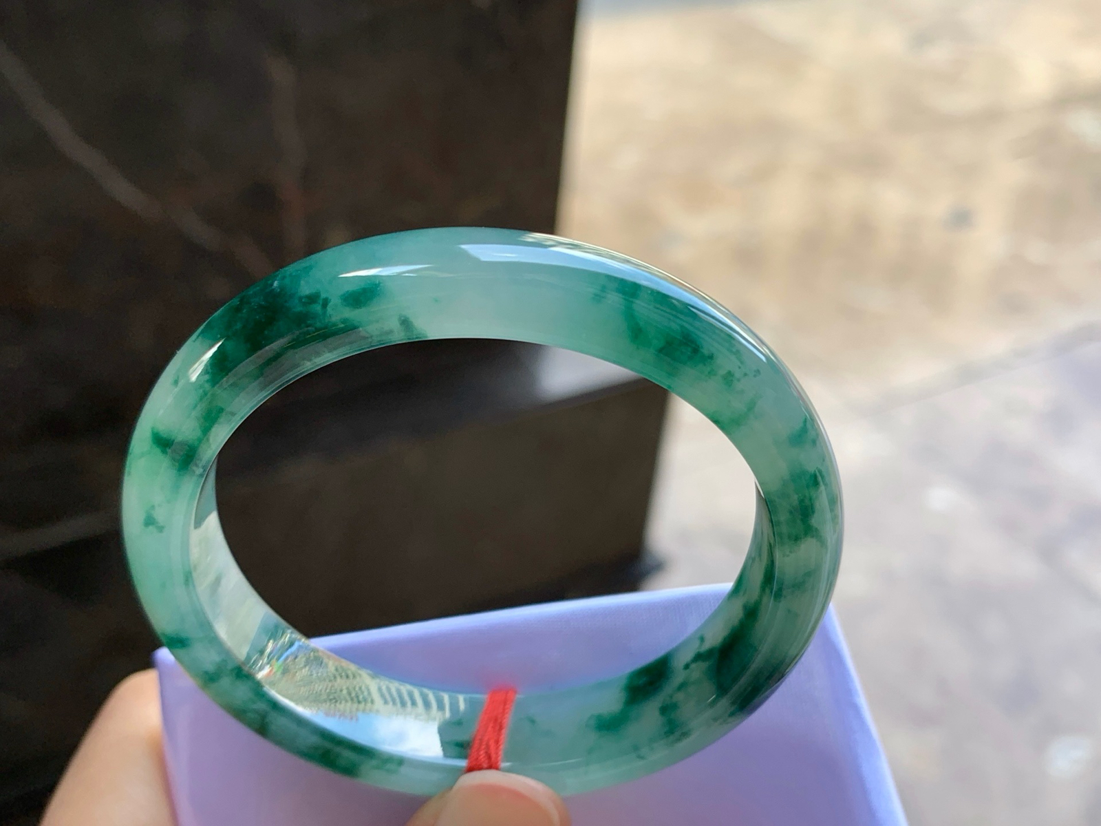 52.3-12-7.2
飘花贵妃手镯^_^鲜艳 正圈50可以带