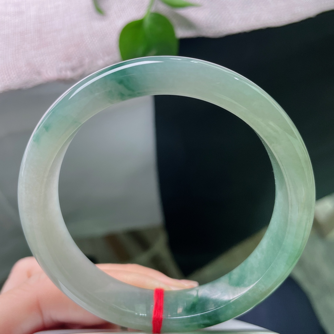 60.2/13.1/8.2飘花正圈，大圈口，把江南烟雨戴在腕间，诗意盎然，无裂，ss54241a