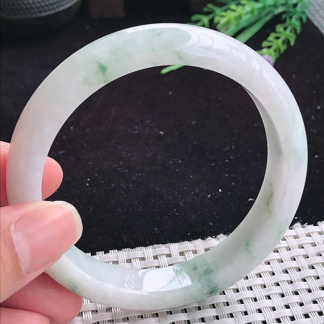 实拍A货翡翠62.5/13.1/8.8大圈口老坑温润飘花手镯玉手镯女款平安镯