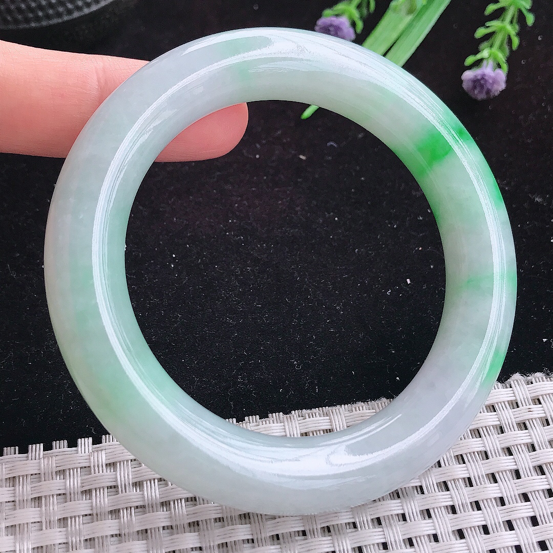 实拍A货翡翠56/11.8精美温润飘阳绿胖圆条手镯玉手镯女款平安镯