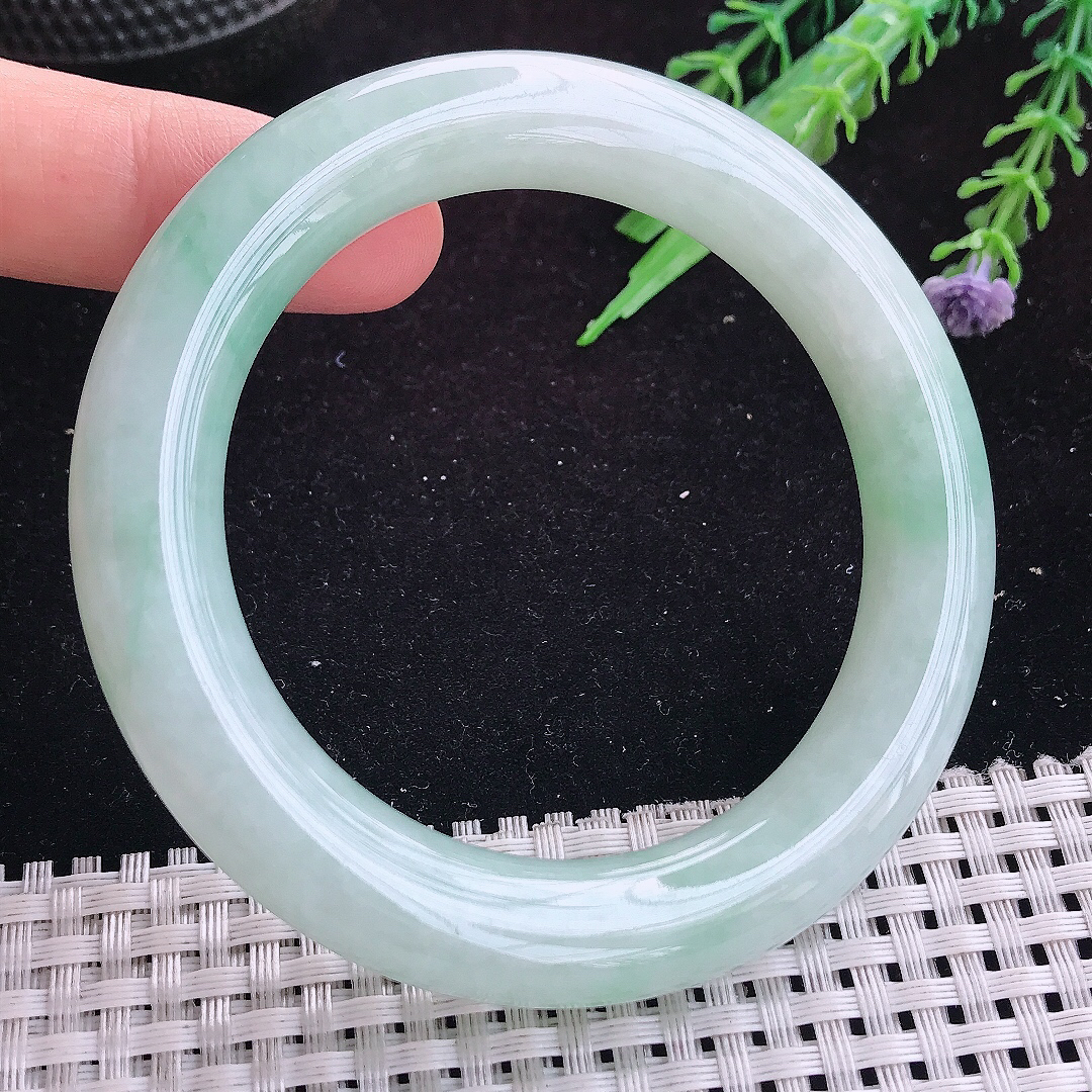 实拍A货翡翠56.5/11.1/11.5老坑温润飘绿胖圆条手镯玉手镯女款平安镯