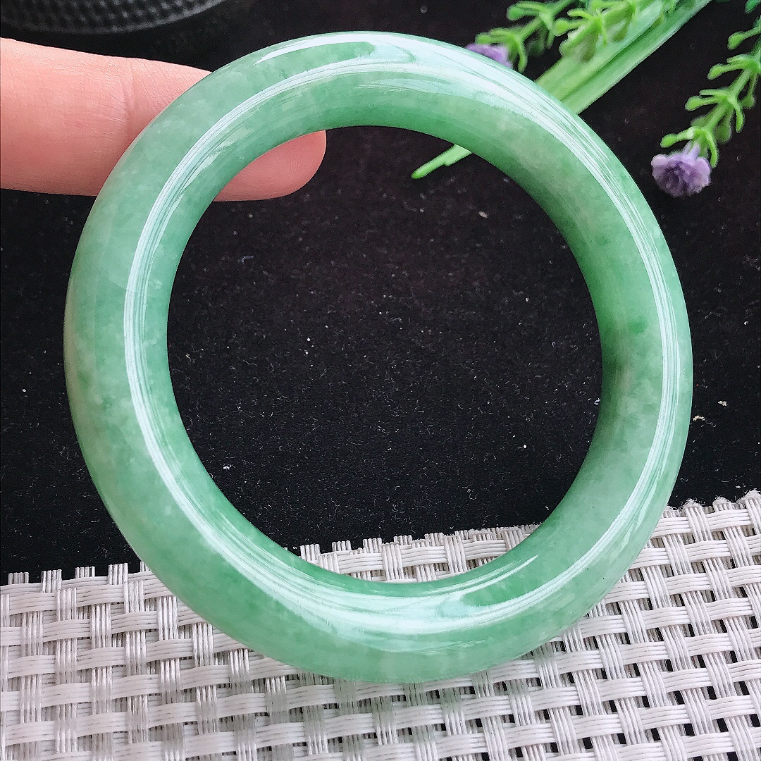实拍A货翡翠57/11.5精美温润满绿圆条手镯玉手镯女款平安镯