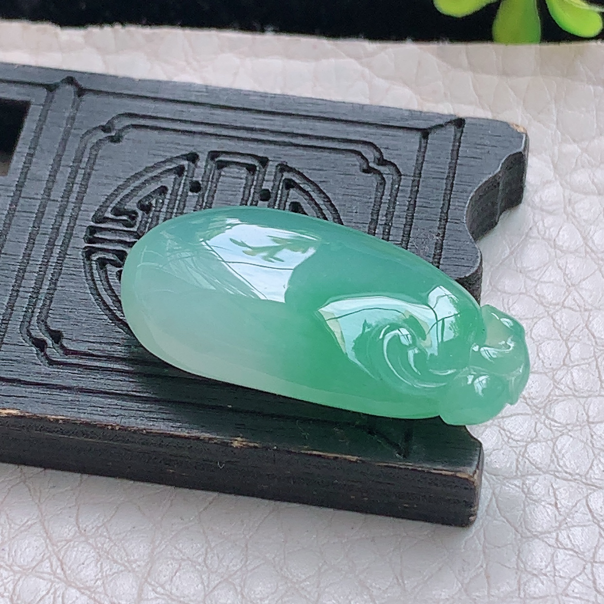 zz3实拍31*16*8.2天然缅甸翡翠冰飘绿福瓜吊坠