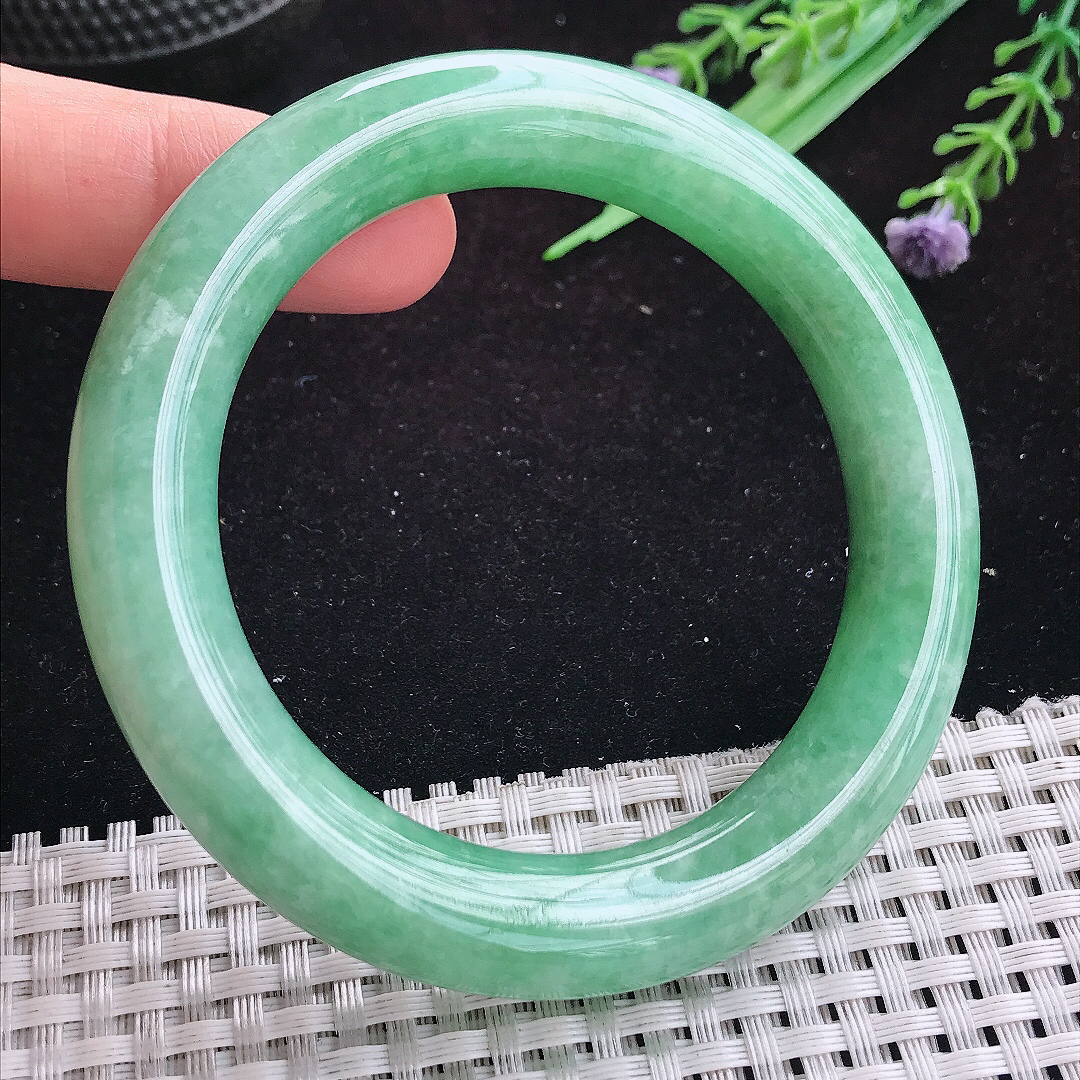 实拍A货翡翠57/11.5精美温润满绿圆条手镯玉手镯女款平安镯