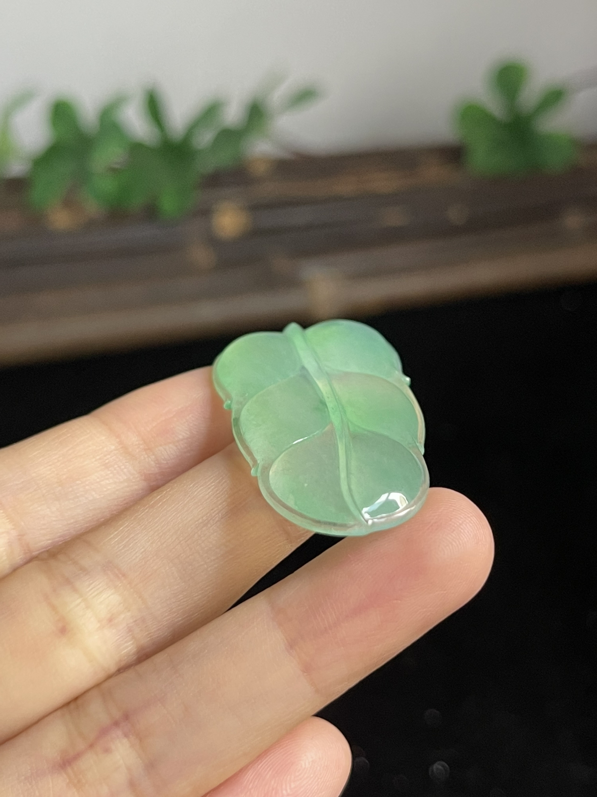 正冰种 绿色翡翠叶子