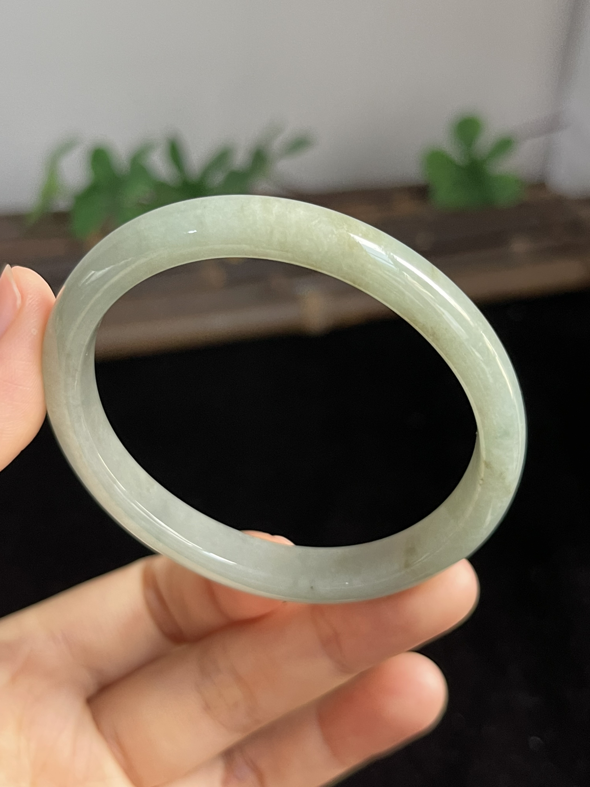 贵妃镯52.8圈口，翡翠手镯