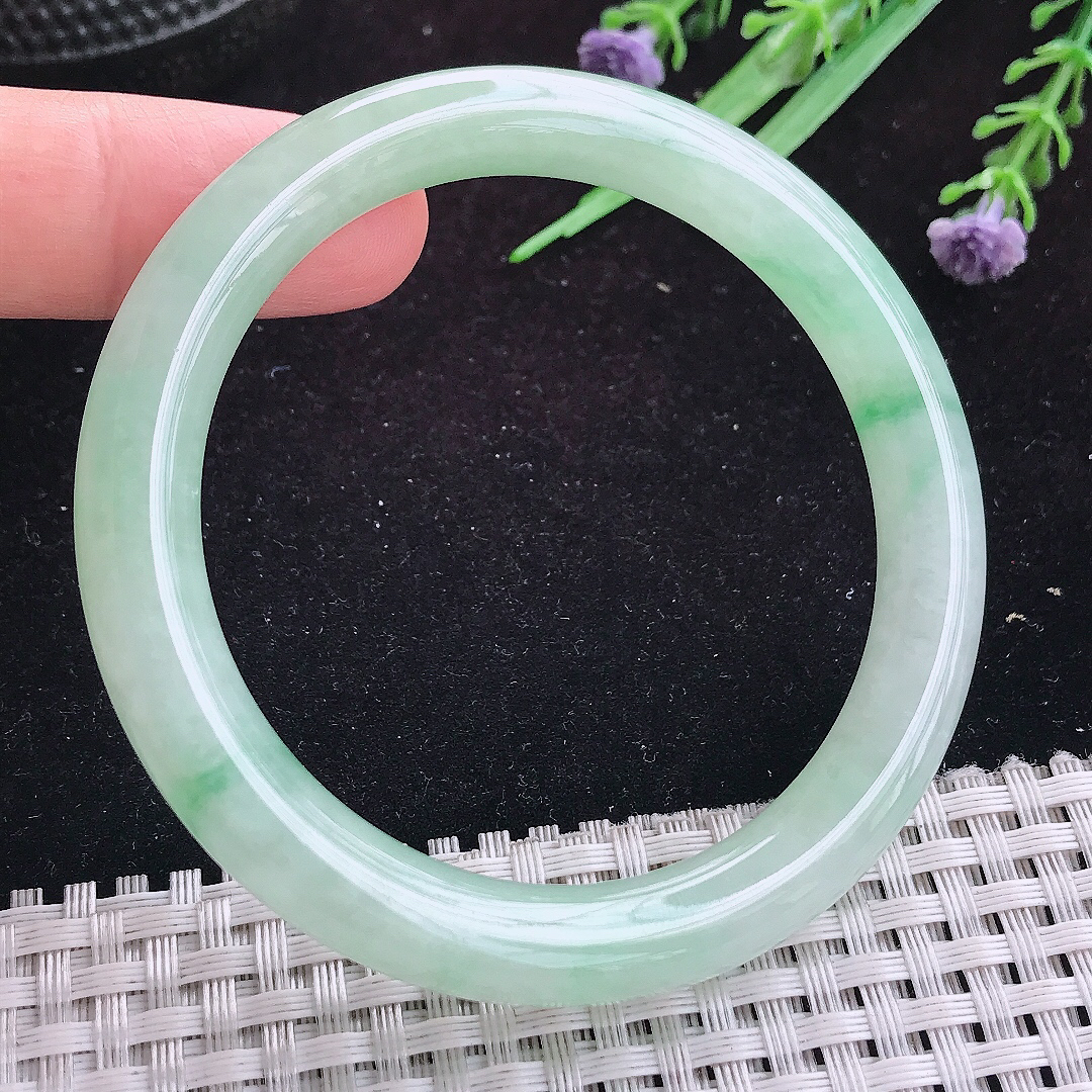 实拍A货翡翠55.5/8.8/8.6老坑冰胶飘阳绿圆条手镯玉手镯女款平安镯