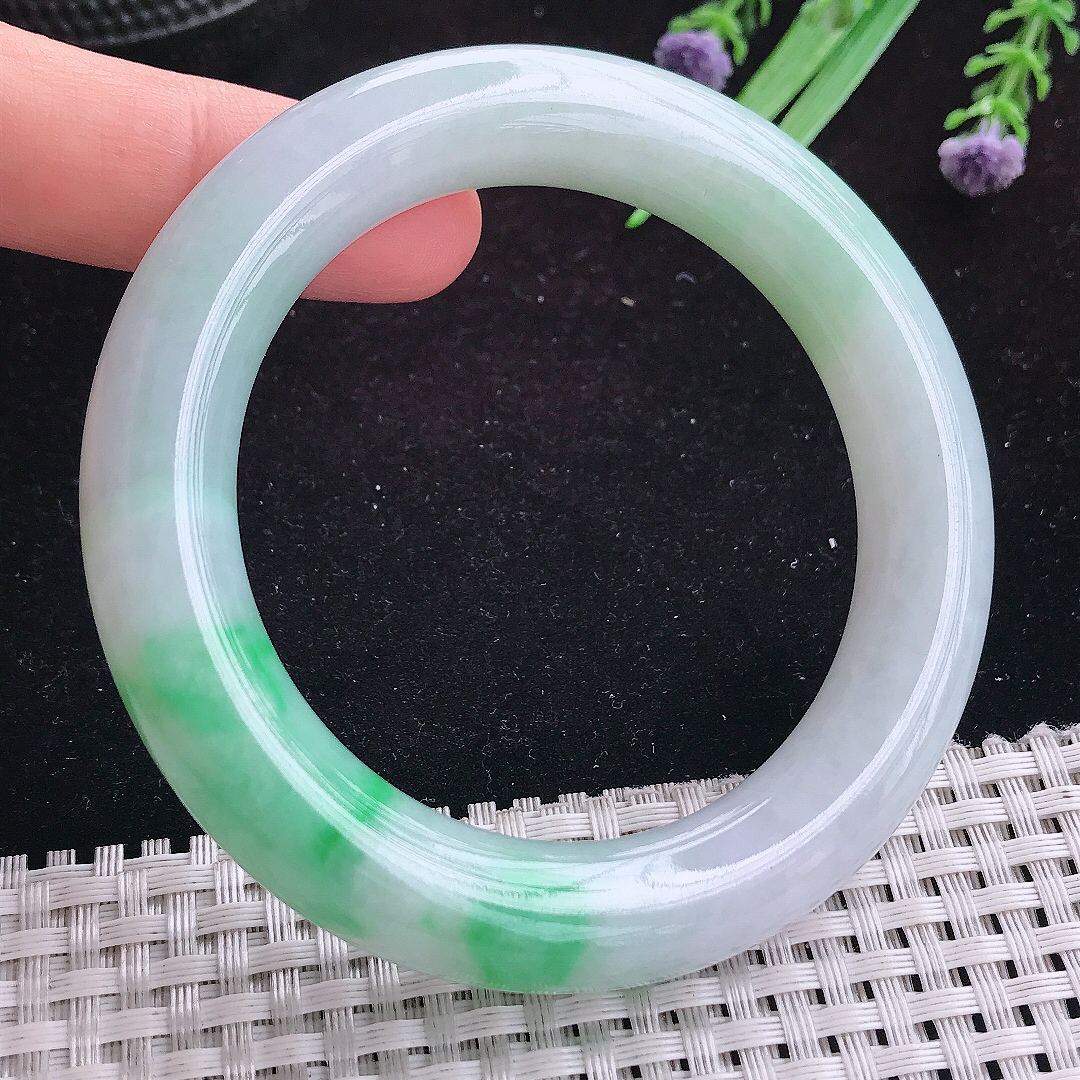 实拍A货翡翠56/11.8精美温润飘阳绿胖圆条手镯玉手镯女款平安镯