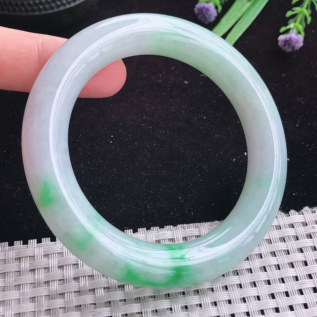 实拍A货翡翠56/11.8精美温润飘阳绿胖圆条手镯玉手镯女款平安镯