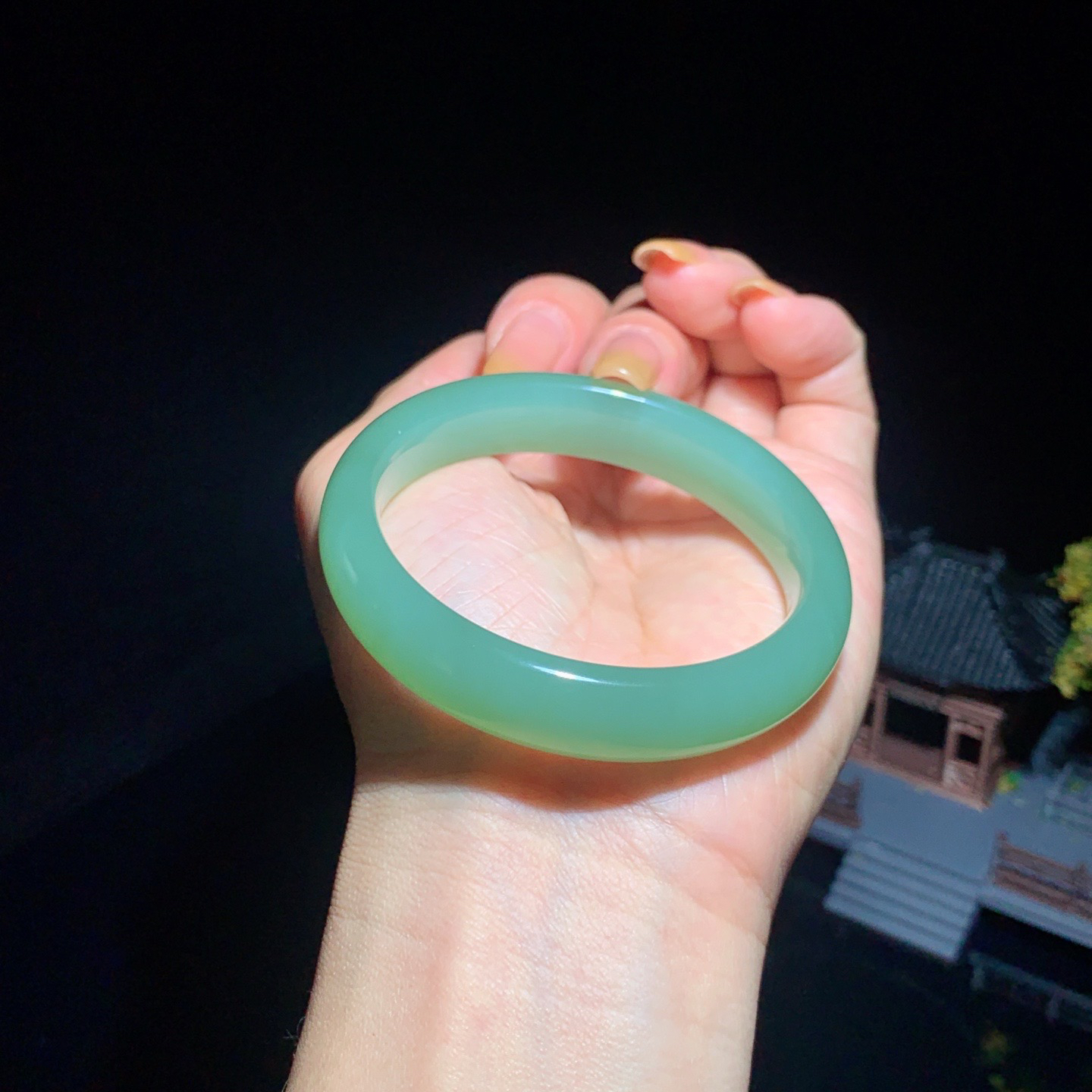 珍藏品，和田玉碧玉53圈冰底粉青起荧光碧玉手镯！玉质细腻油润 底色纯净 无裂无杂 脂粉好，品质高。