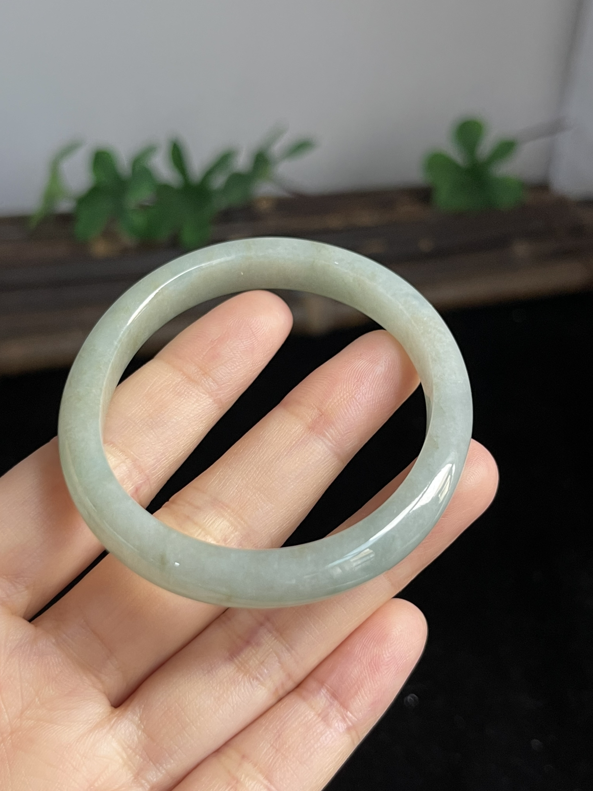 贵妃镯52.8圈口，翡翠手镯