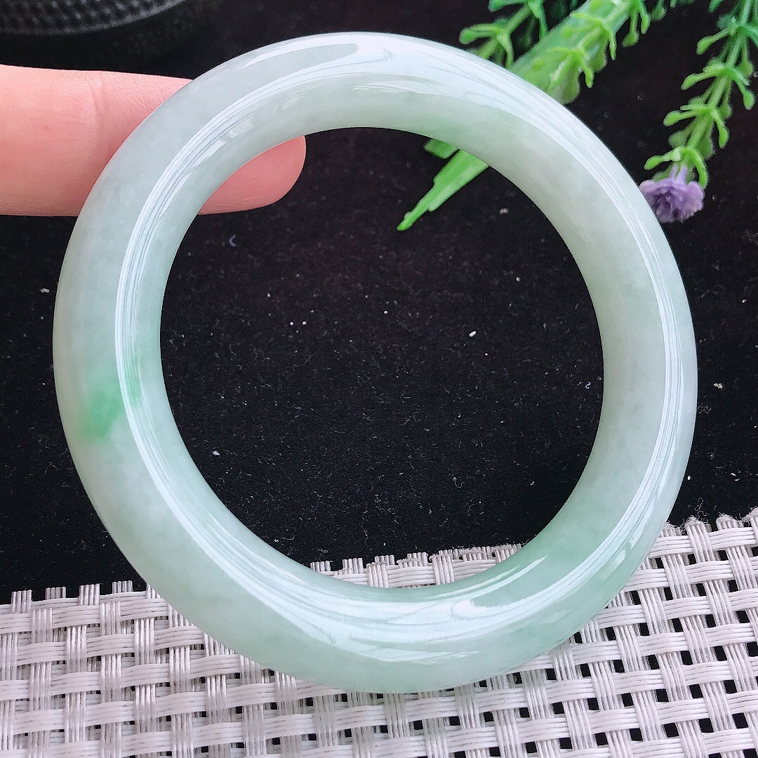 实拍A货翡翠56.5/11.1/11.5老坑温润飘绿胖圆条手镯玉手镯女款平安镯