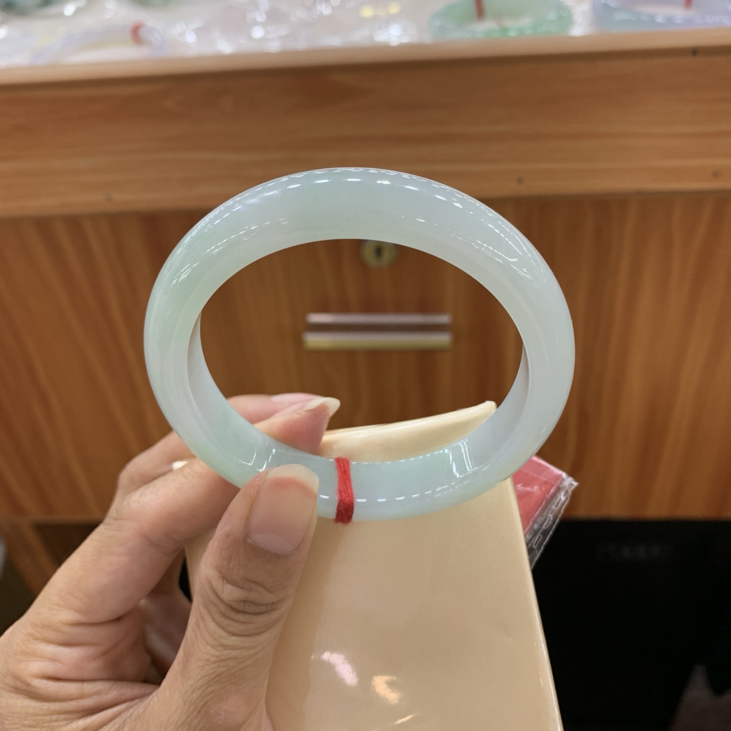 060308FN 湖水绿正圈大圈口翡翠手镯 59-12.5-8.3