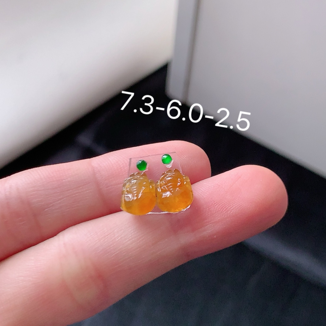 冰黄貔貅挂件 冰润细腻饱满 色泽鲜甜 佩戴优雅迷人货号38602，7.3-6.0-2.5