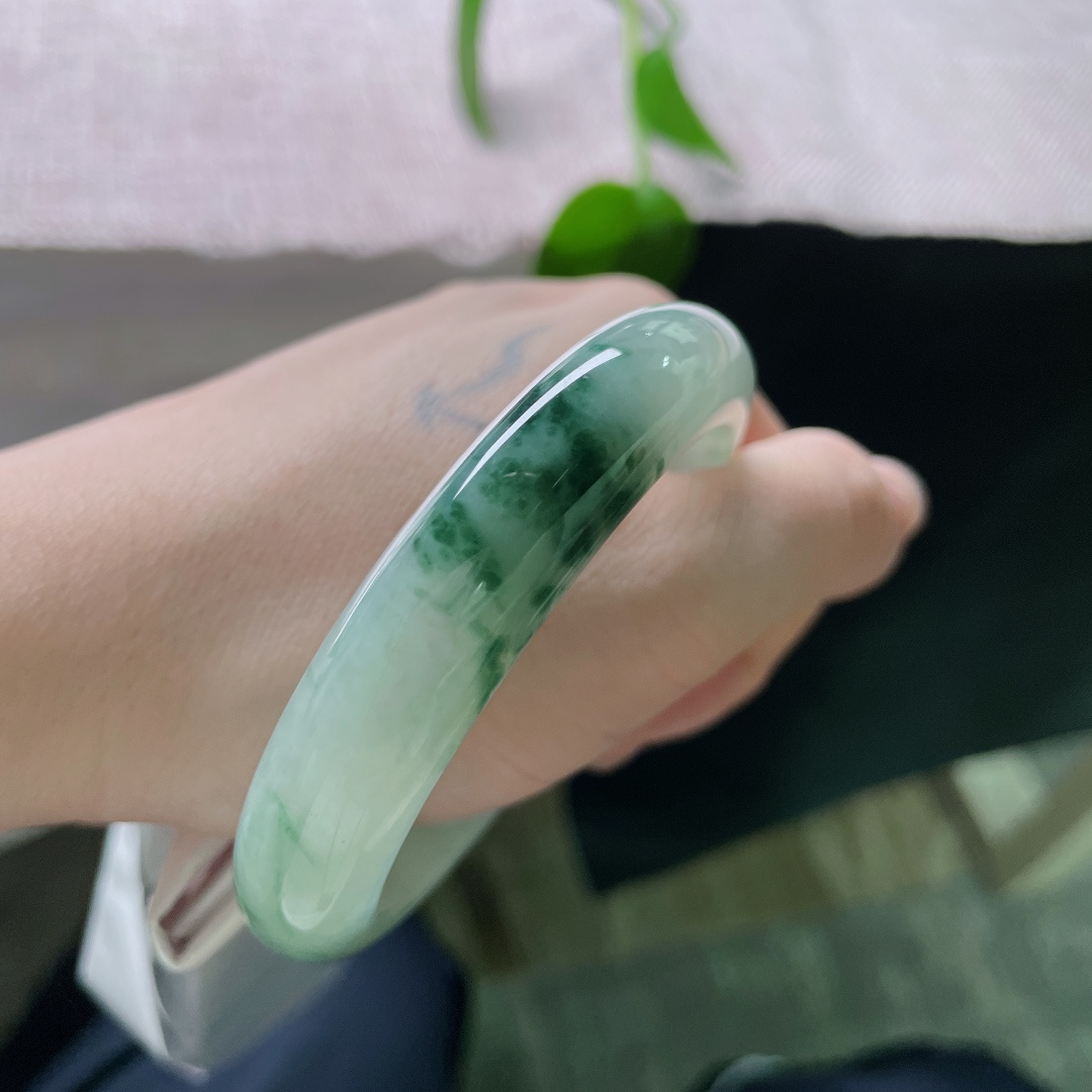 飘花正圈，水润，墨染星辰云水间，浓墨出彩，种老，无裂，ss54347a