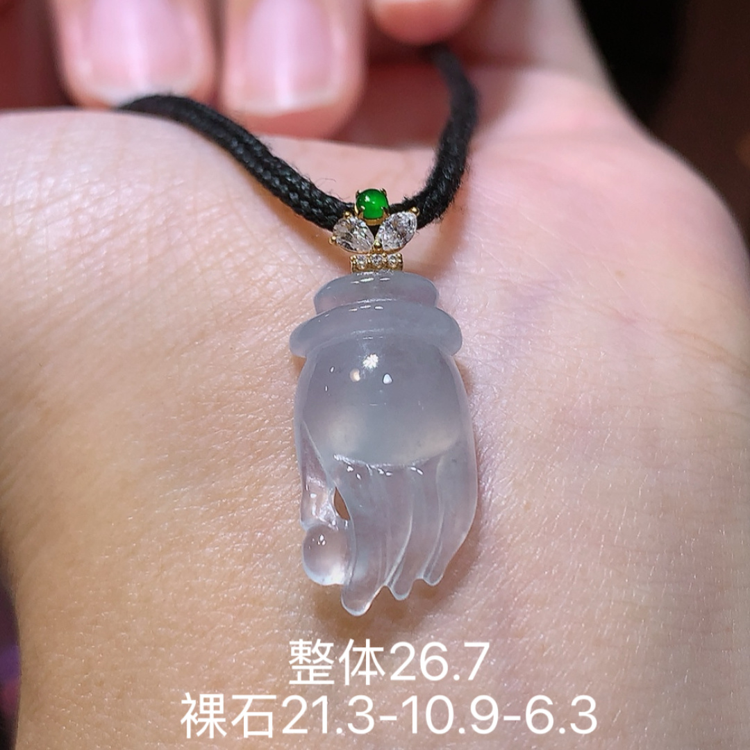 冰佛手吊坠。冰润起胶感 佩戴简单大方 货号112601，21.3-10.9-6.3