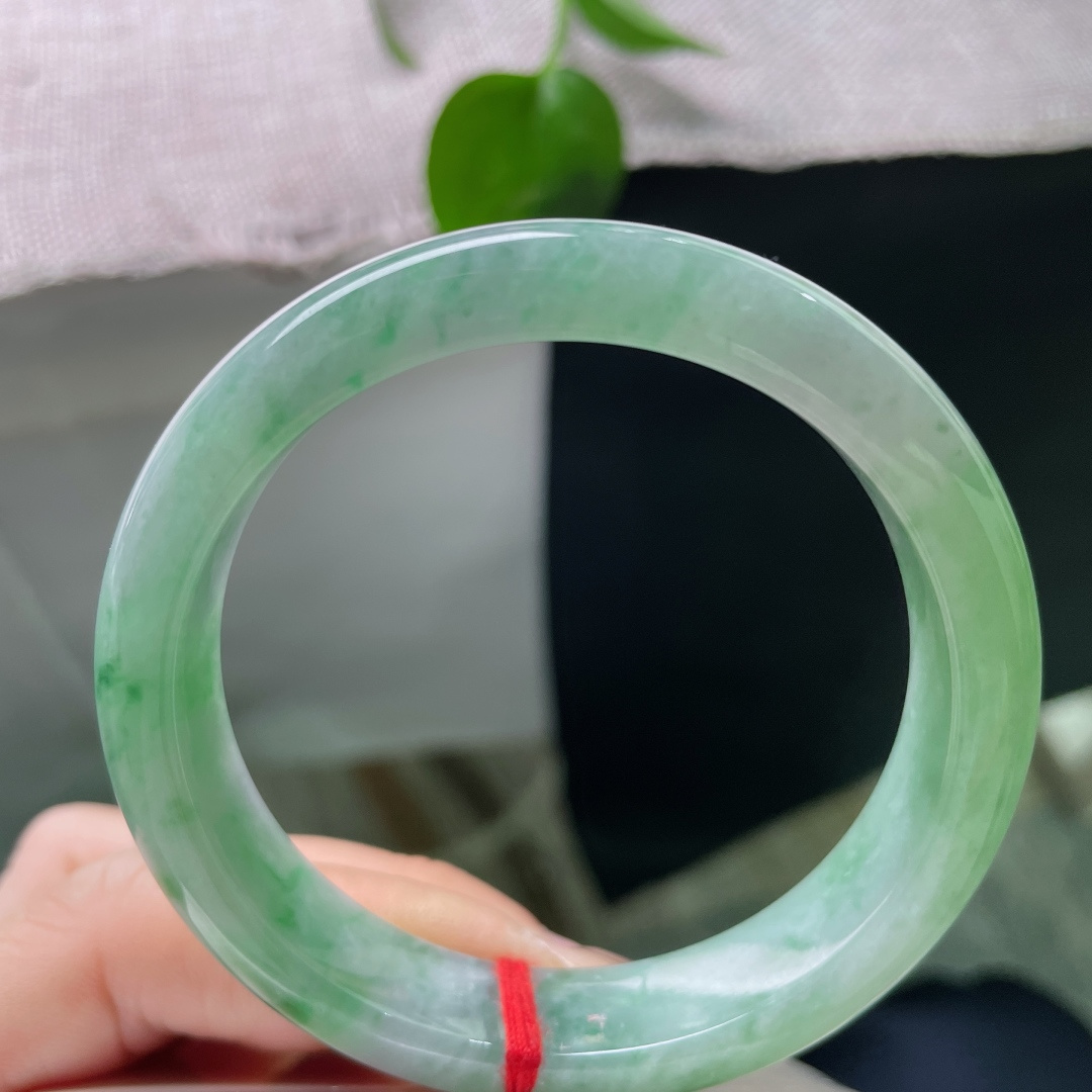 54.9/12/7.3，飘绿正圈，水头好，“天街小雨润如酥，草色遥看近却无”的意境美，晶体棉，ss53383a
