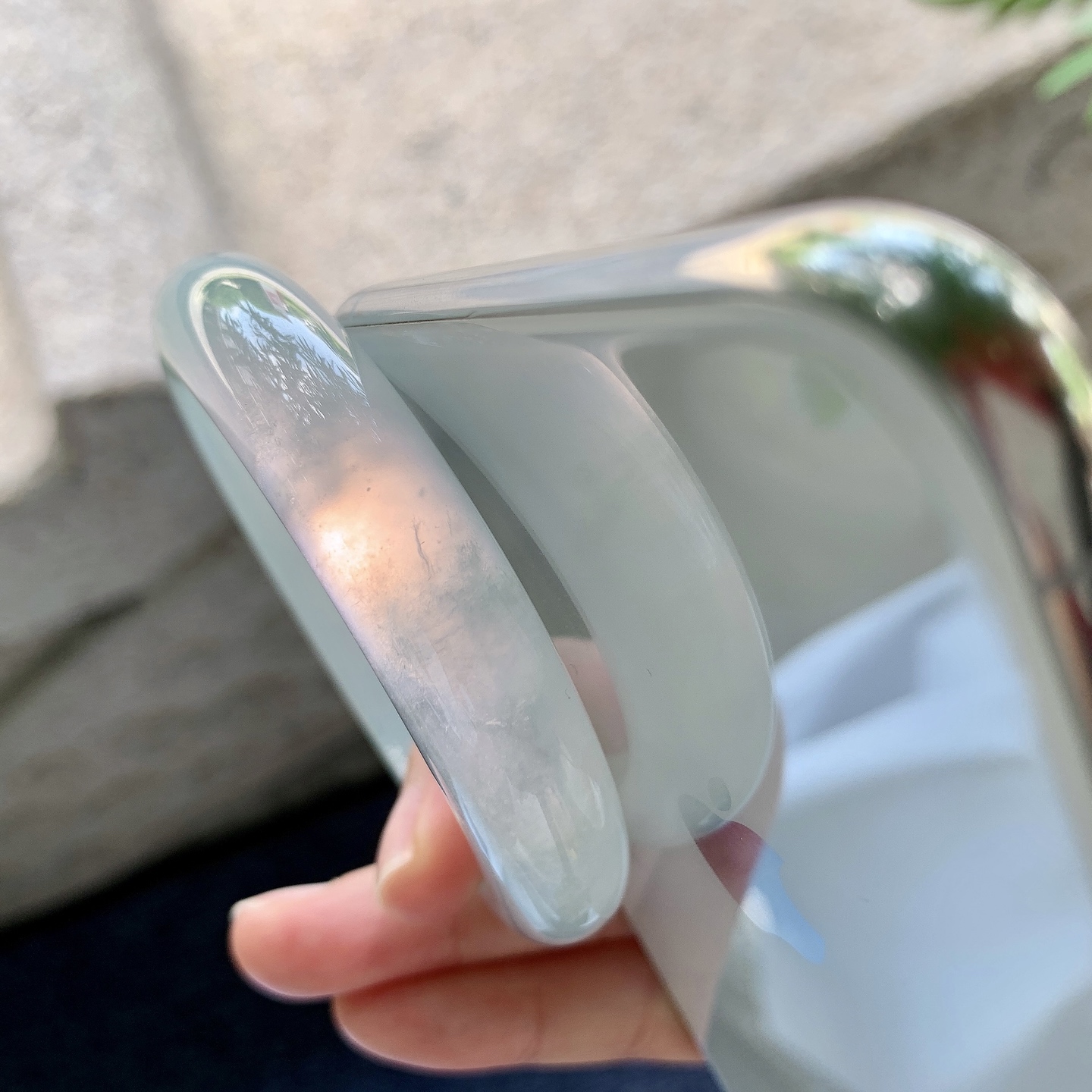 正圈53 54【圈口】53.8/12/9【编码】G7060551【描述】冰底色，水润，种老，细腻，打灯有絮线