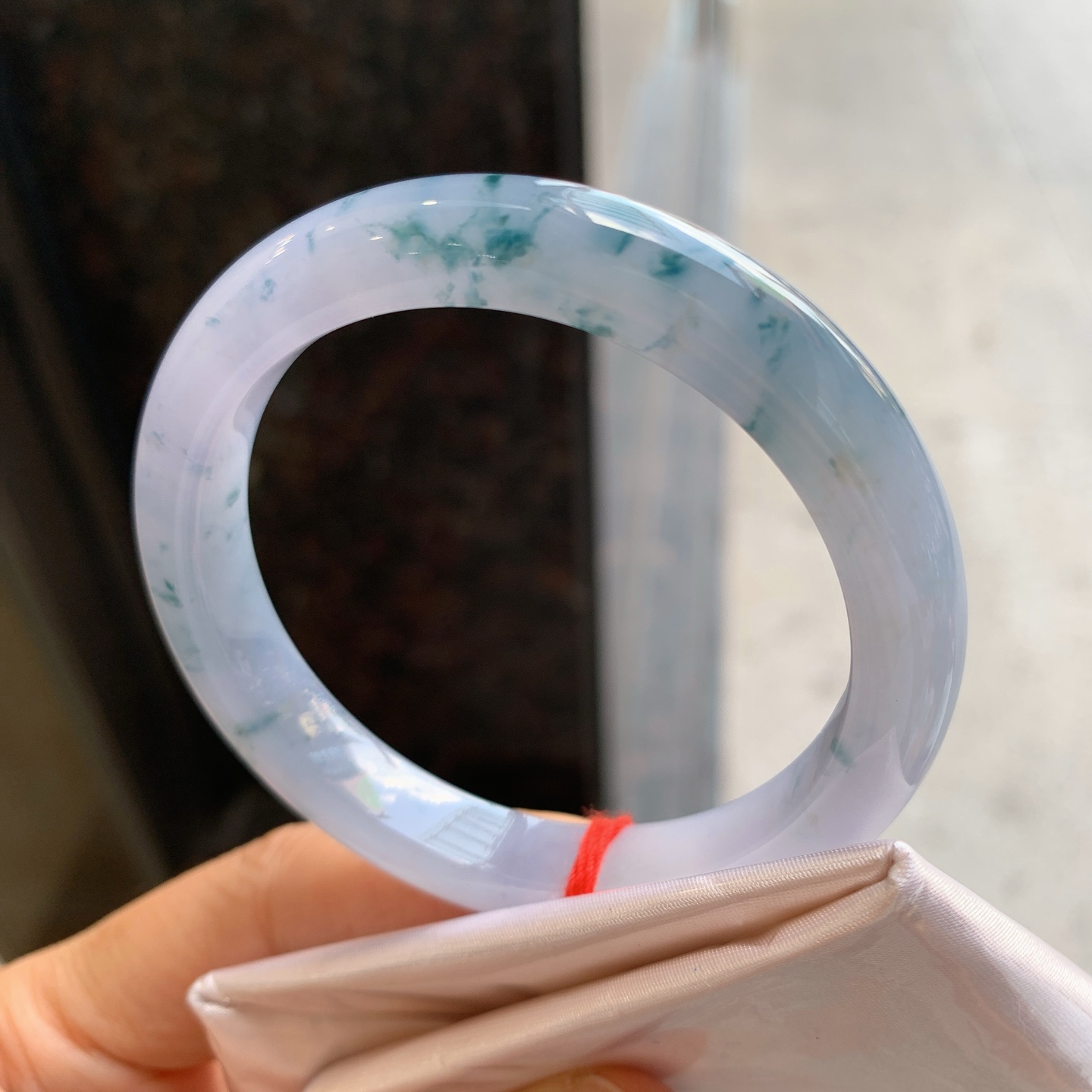 正圈蓝紫飘花 无裂 尺寸：52/9.4/8 见光不失