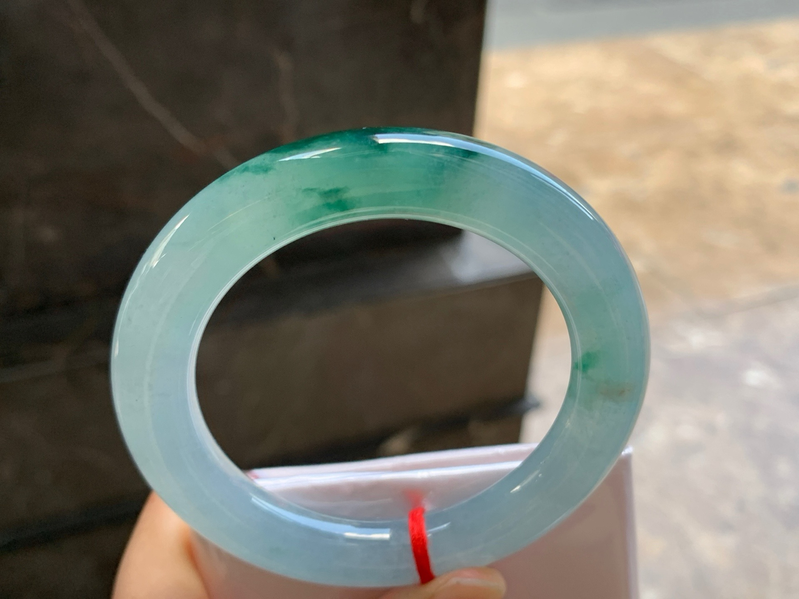 55-11
飘花圆条手镯^_^颜色鲜艳