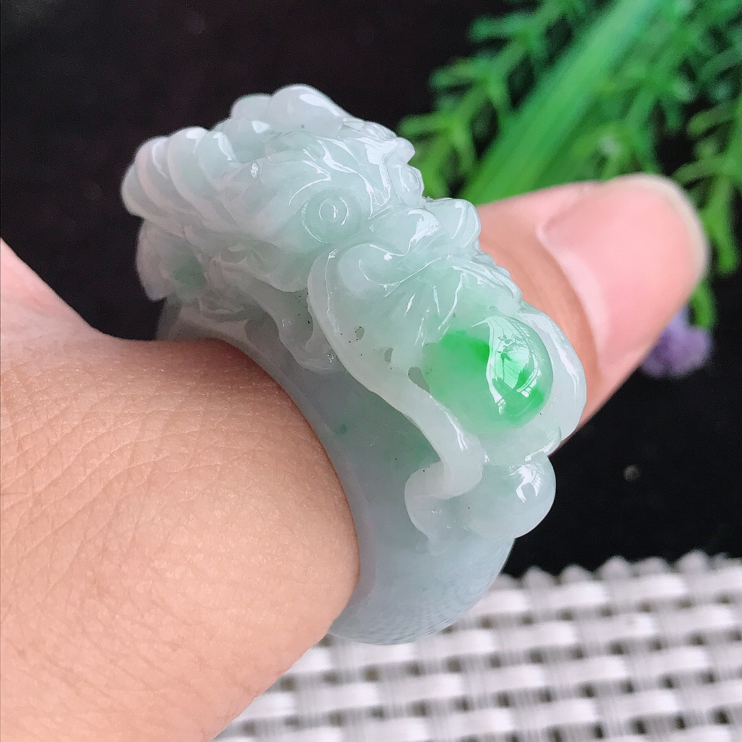实拍A货翡翠21.2/13.6/6.5老坑精美飘阳绿龙头戒指扳指翡翠玉戒
