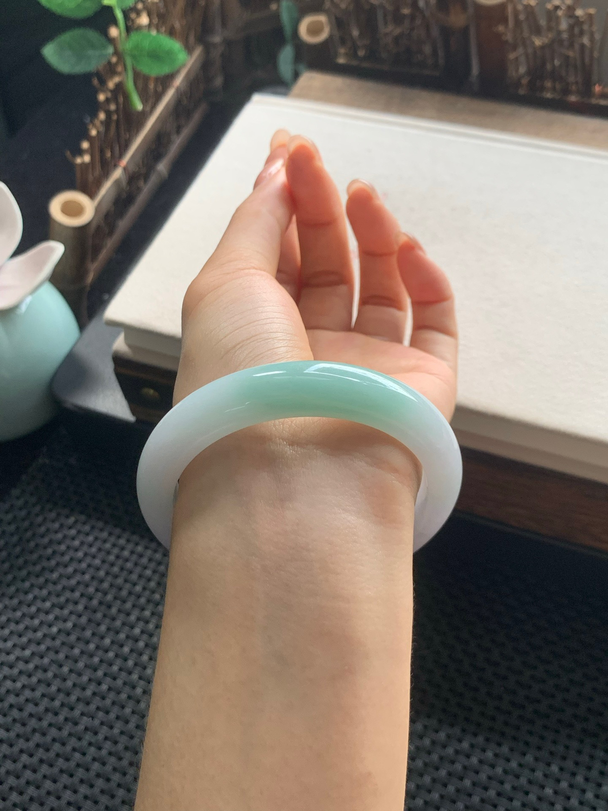 56.9圈口春彩正圈手镯，棉线可忽略