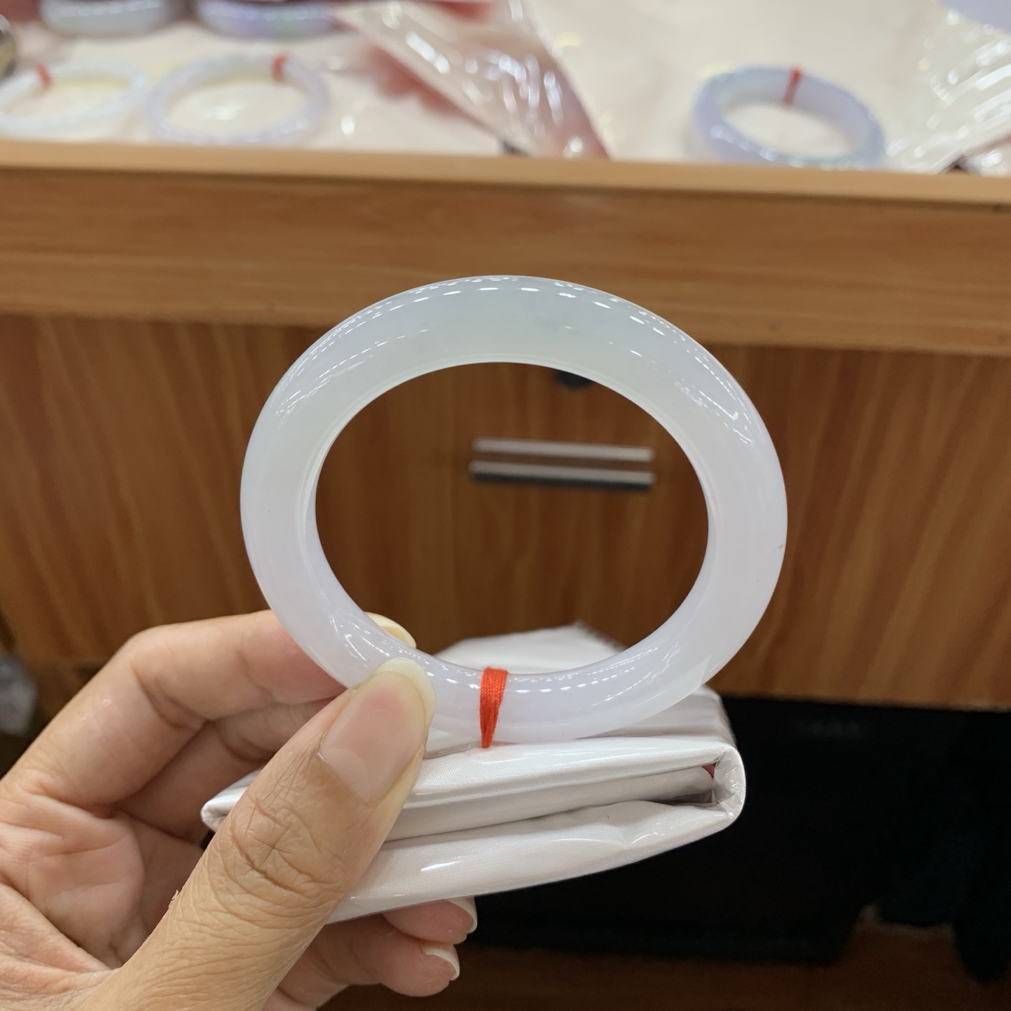 060406MMJ 白冰圆条翡翠手镯 53.3-10-9.9