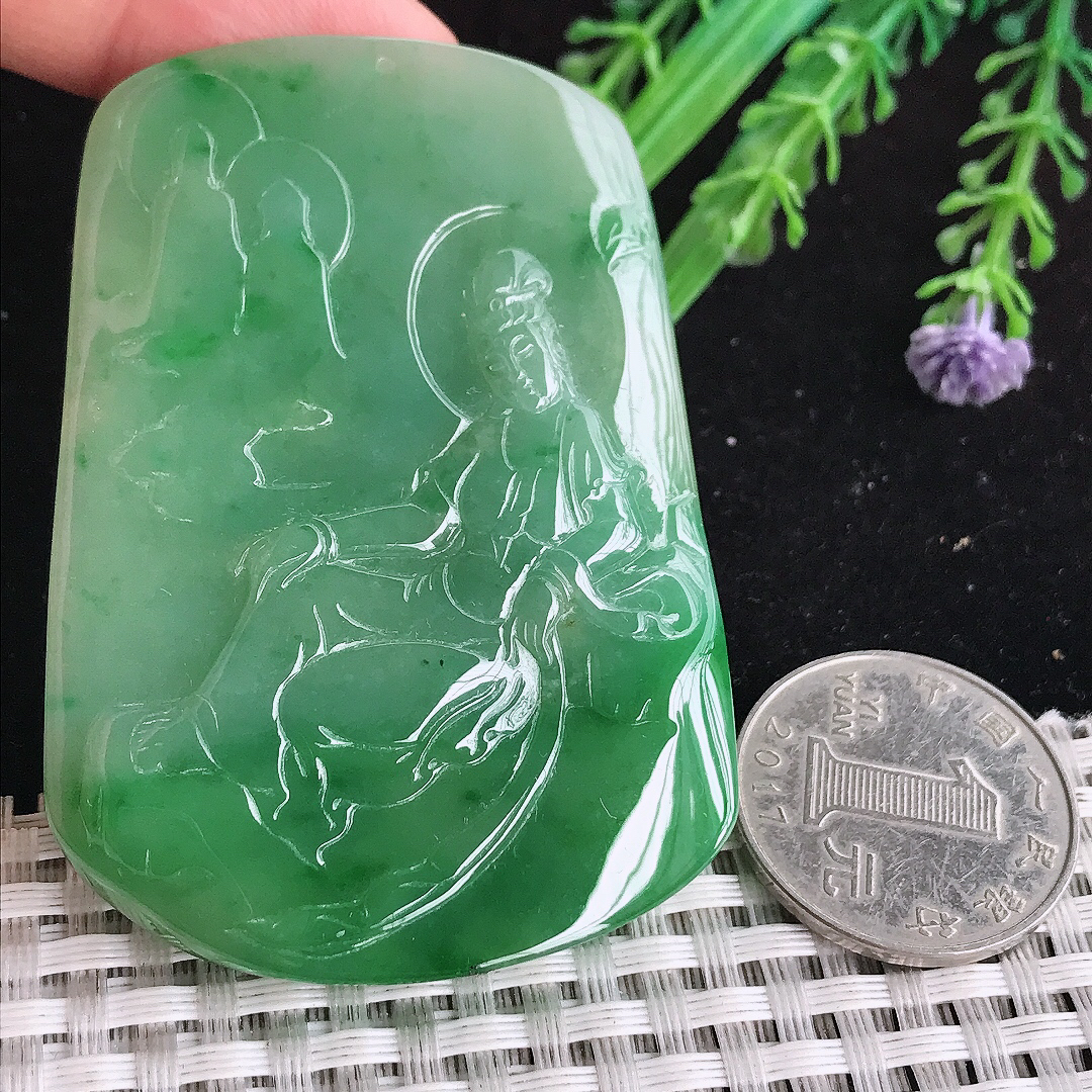 实拍A货翡翠65.5/45.6/6.3老坑精美冰润满绿阳绿自在观音吊坠翡翠玉观音牌挂件