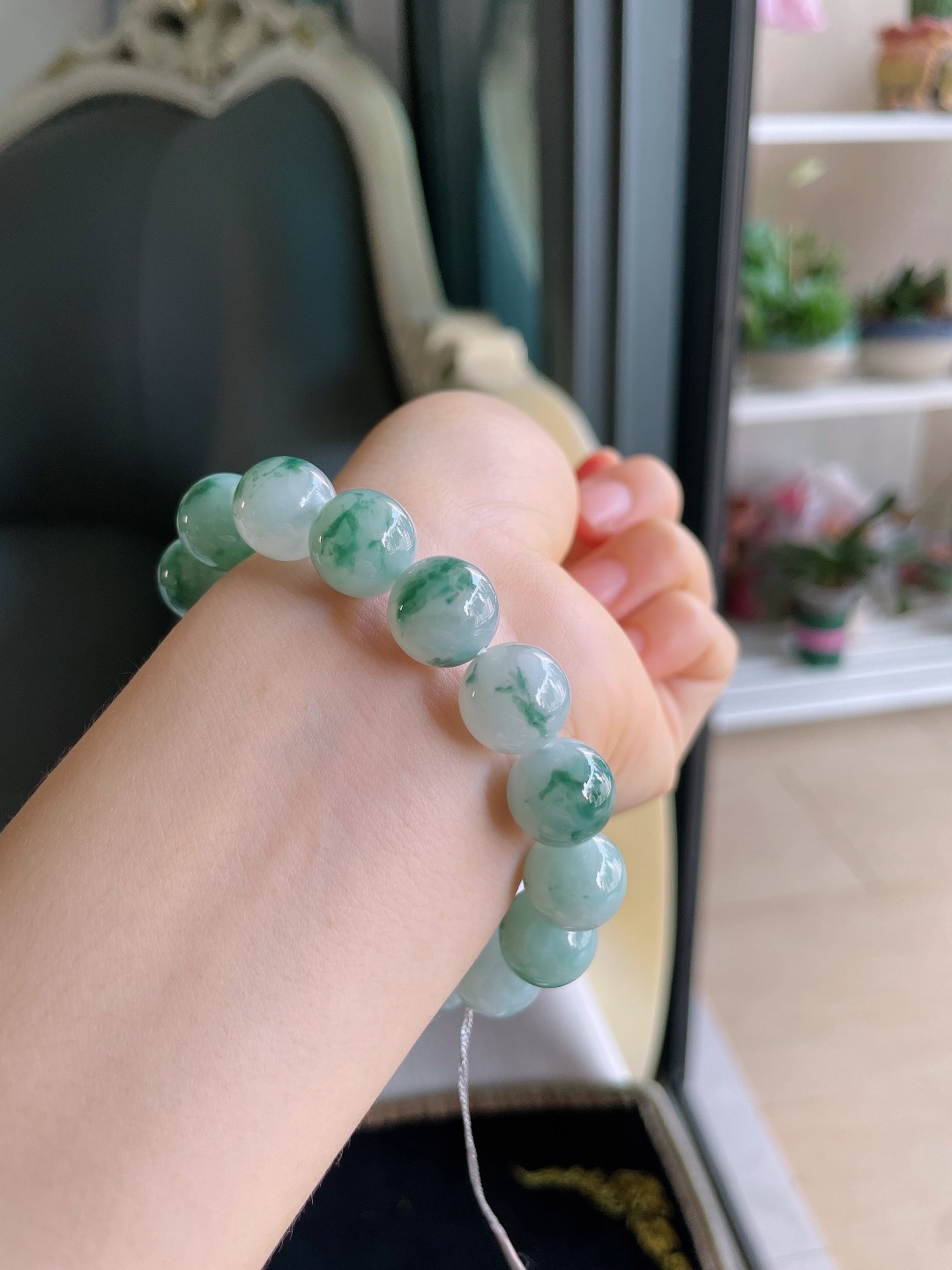 天然翡翠A货，冰飘花手串，尺寸：12.5mm。【编3866】