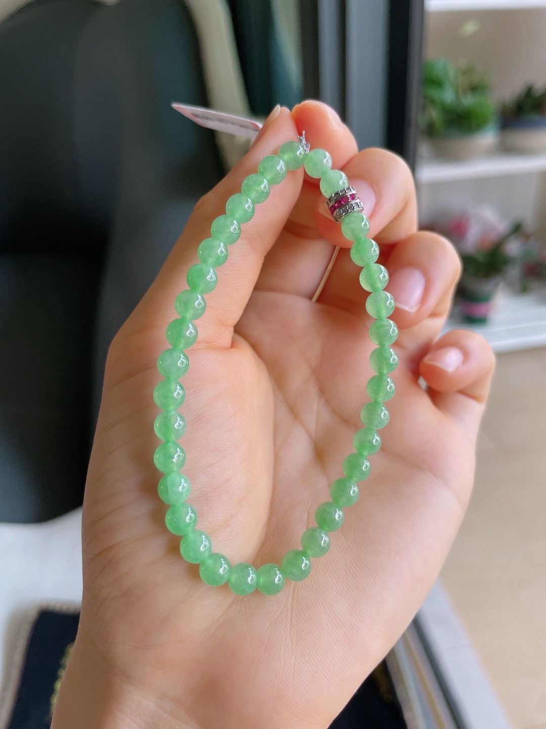 缅甸天然翡翠A货，冰满绿晴绿手串，尺寸：5.3mm。【编3548】