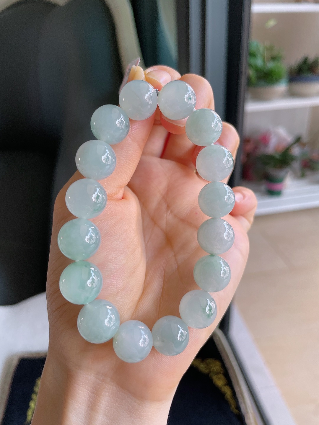 天然翡翠A货，冰飘花手串，尺寸：12.6mm。【编2337】