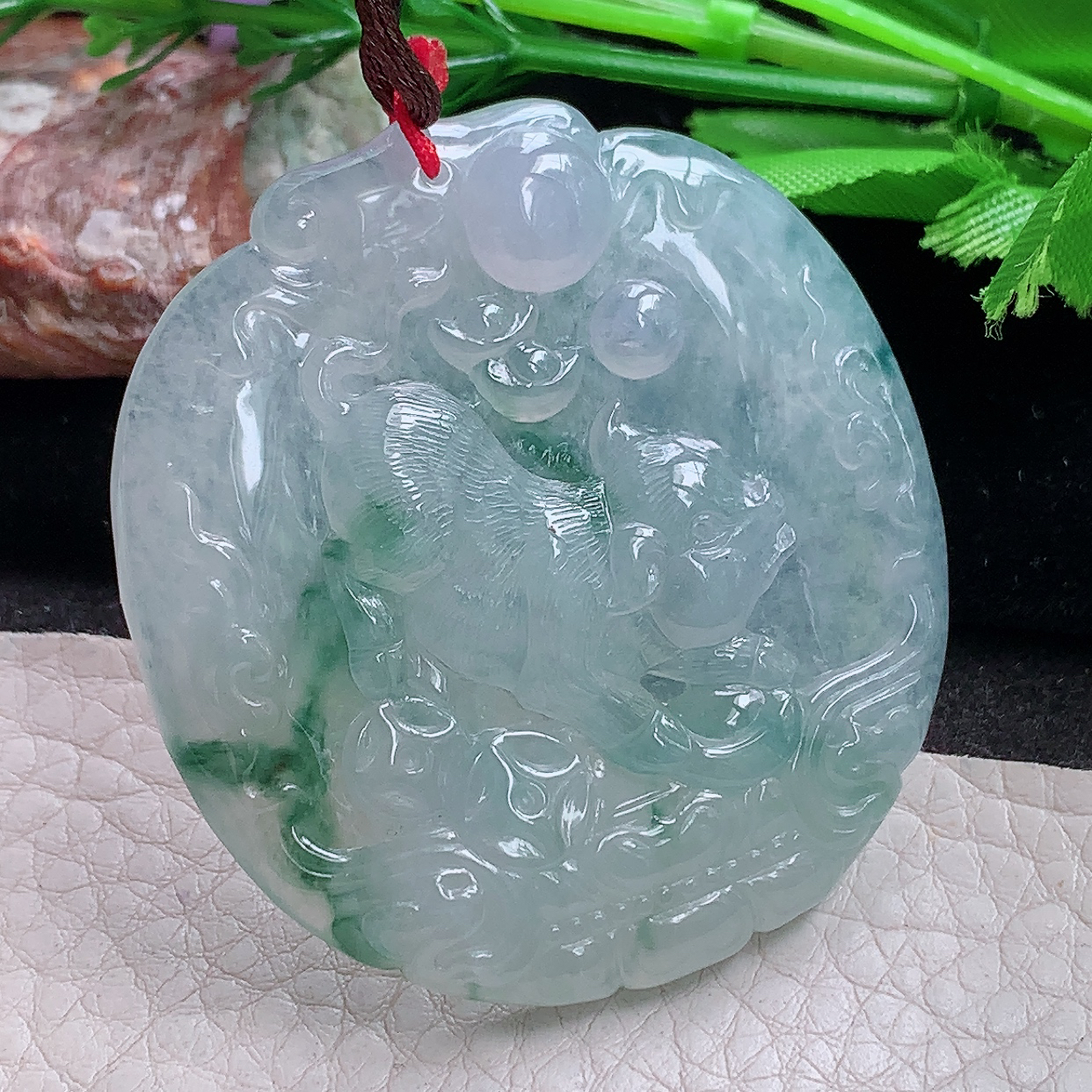 bg实拍52*48.8*5.3缅甸翡翠a货精雕冰飘花招财猪 生肖猪玉吊坠