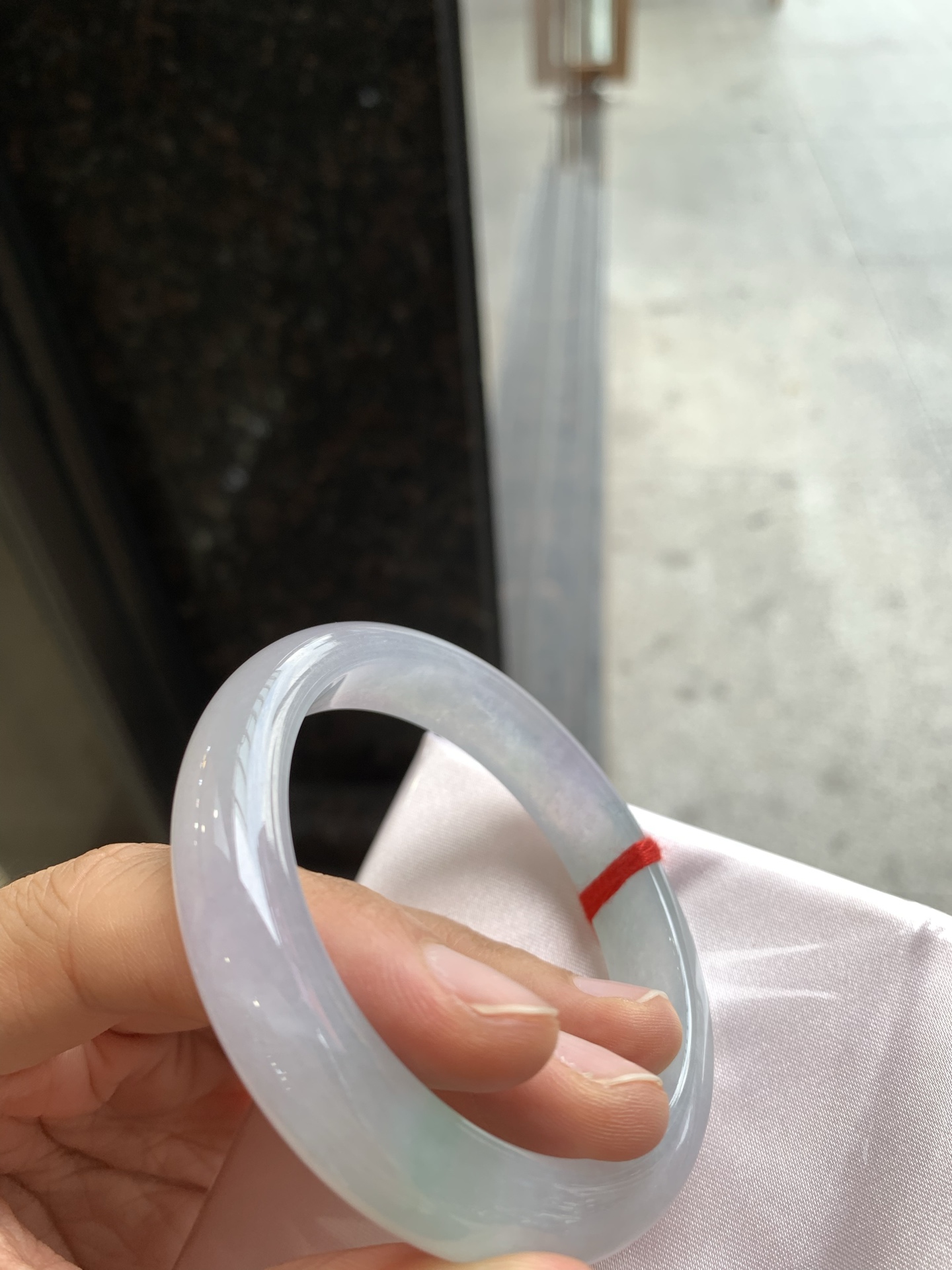 正圈冰飘绿 边上微细纹 尺寸：56.5/11.9/8.3 冰润
