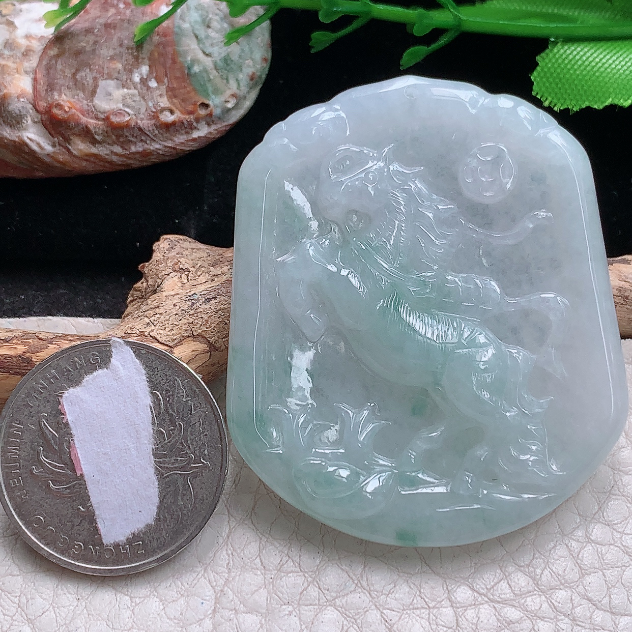 yn实拍51*43.5*6缅甸翡翠a货精雕冰飘花马上发财 生肖马玉吊坠