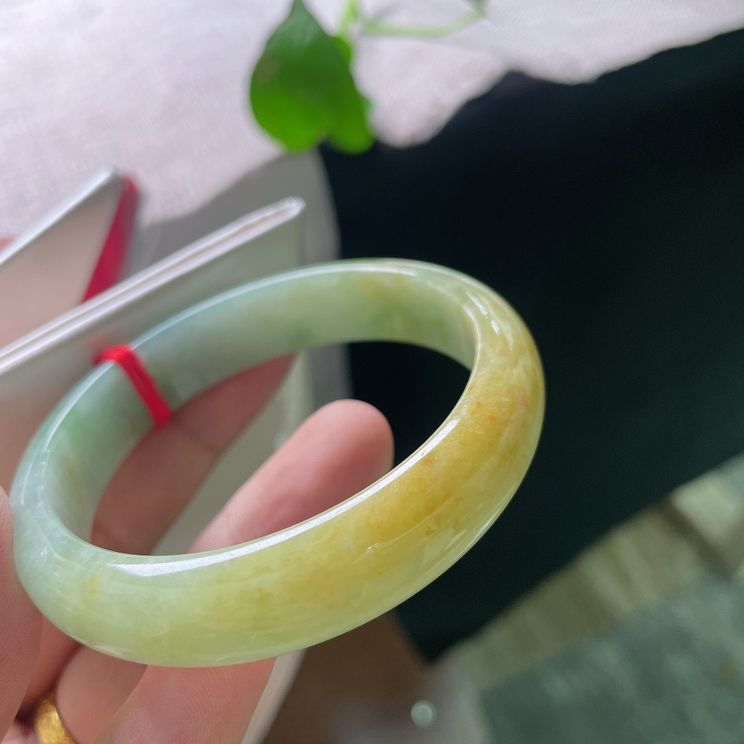 55.2/12.9/7.1，黄翡正圈，水润，肉质细腻干净，一点指甲纹可以忽略，ss54447a