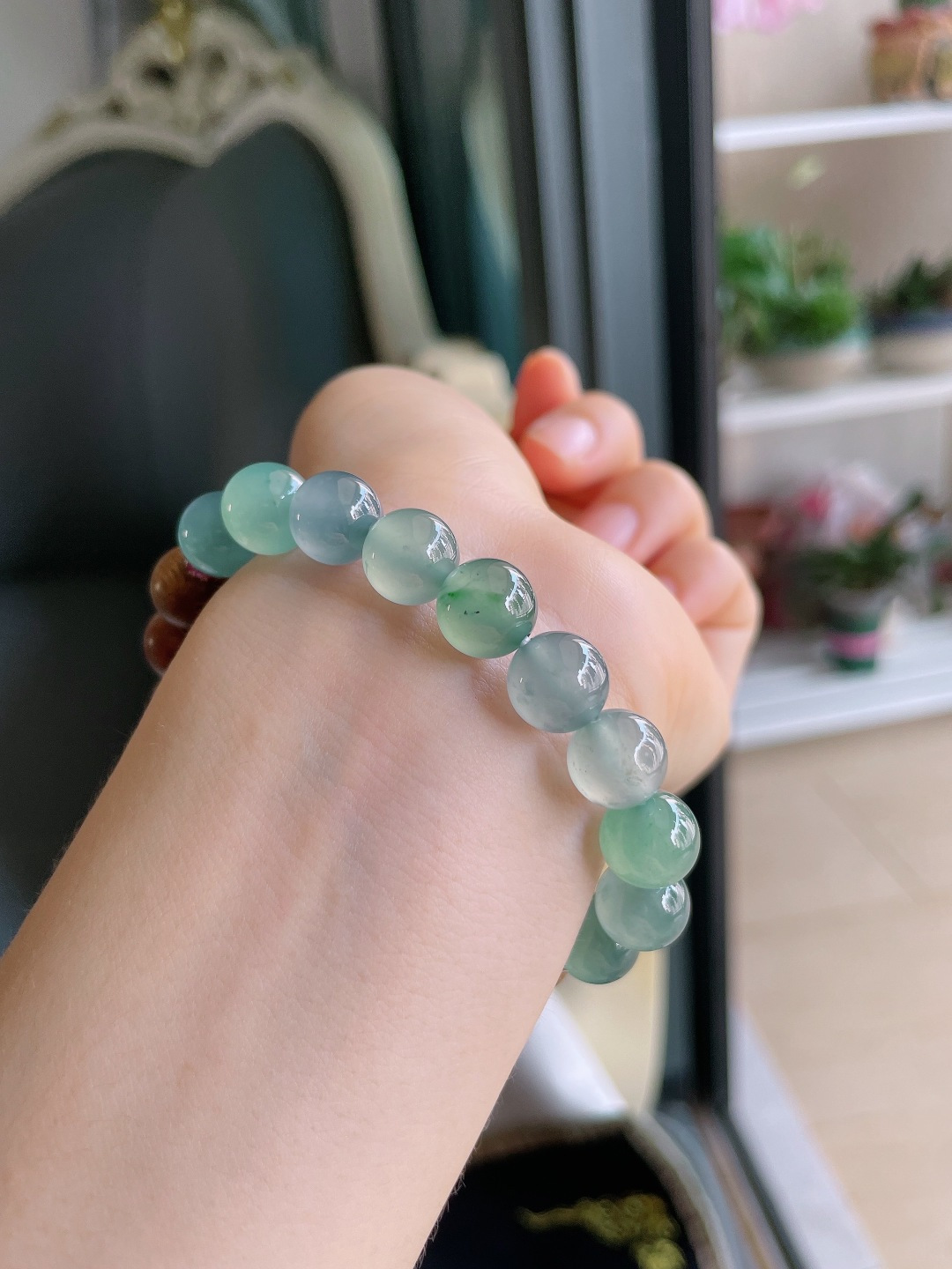 天然翡翠A货，冰多宝搭配沉香木手串，尺寸：10mm。【编3864】
