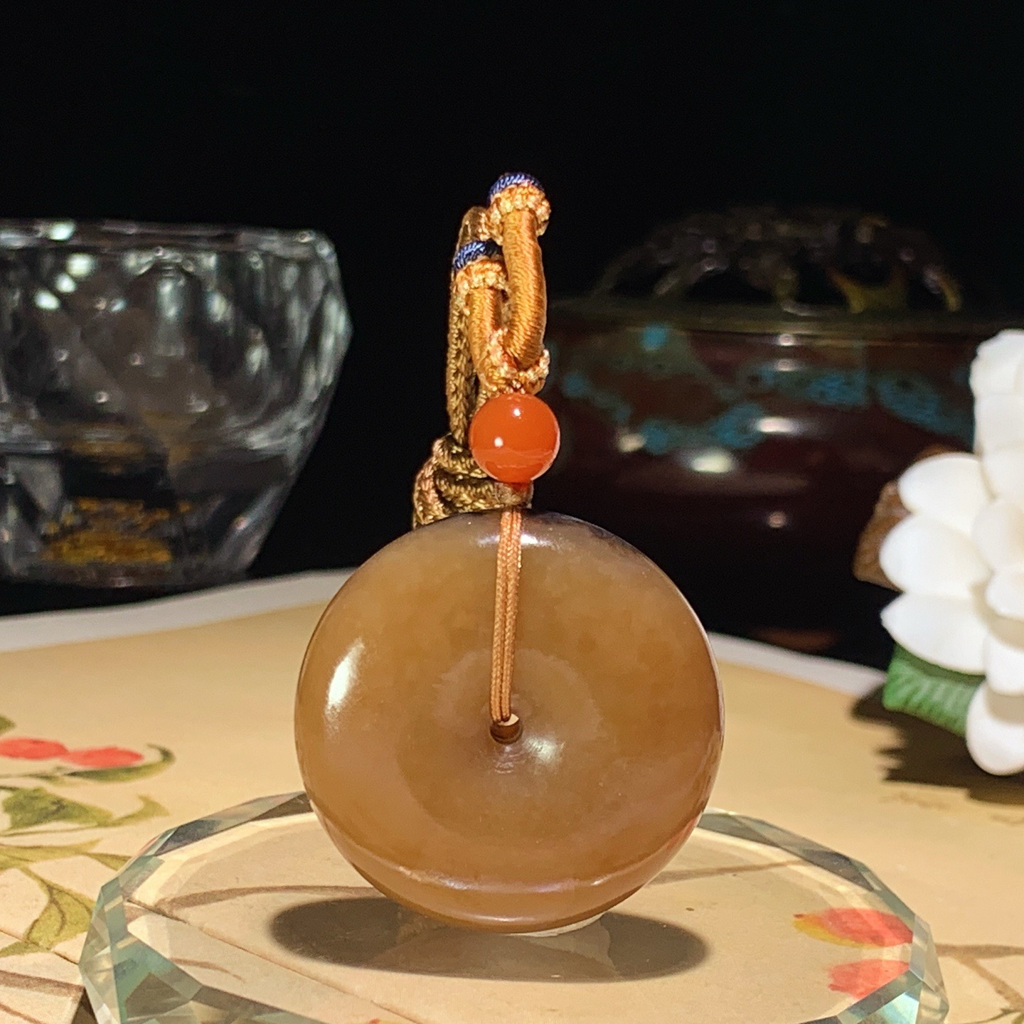 新疆且末糖平安扣挂件 尺寸32/10重24.5克。玉质细腻油润。手推出油。佩戴高端典雅。lt260605