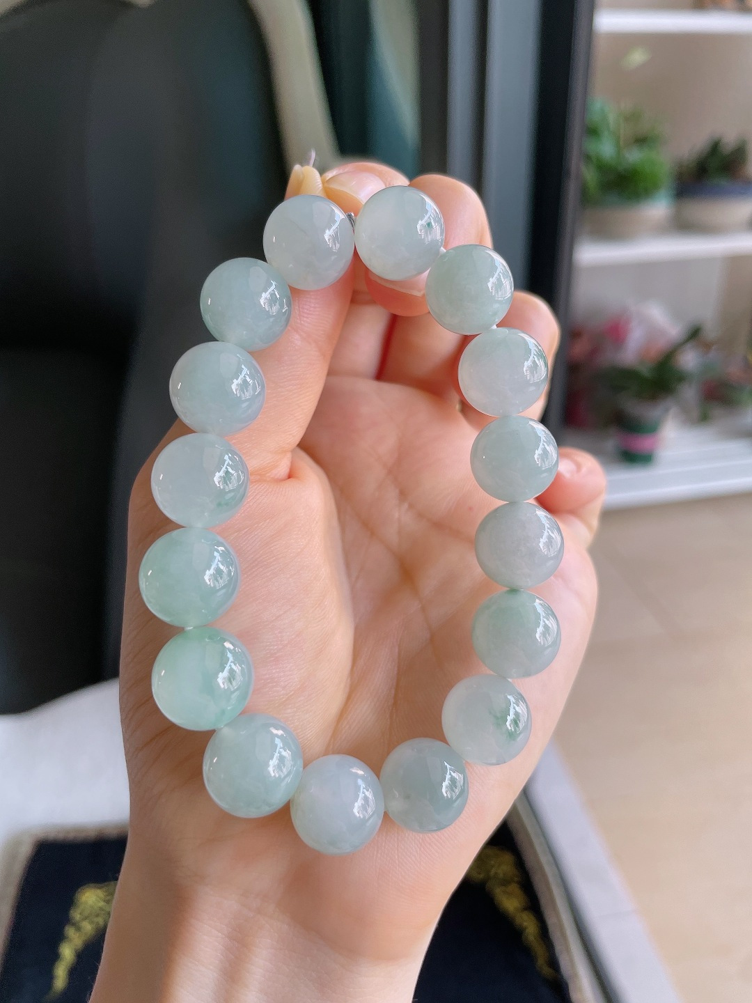 天然翡翠A货，冰飘花手串，尺寸：12.6mm。【编2337】