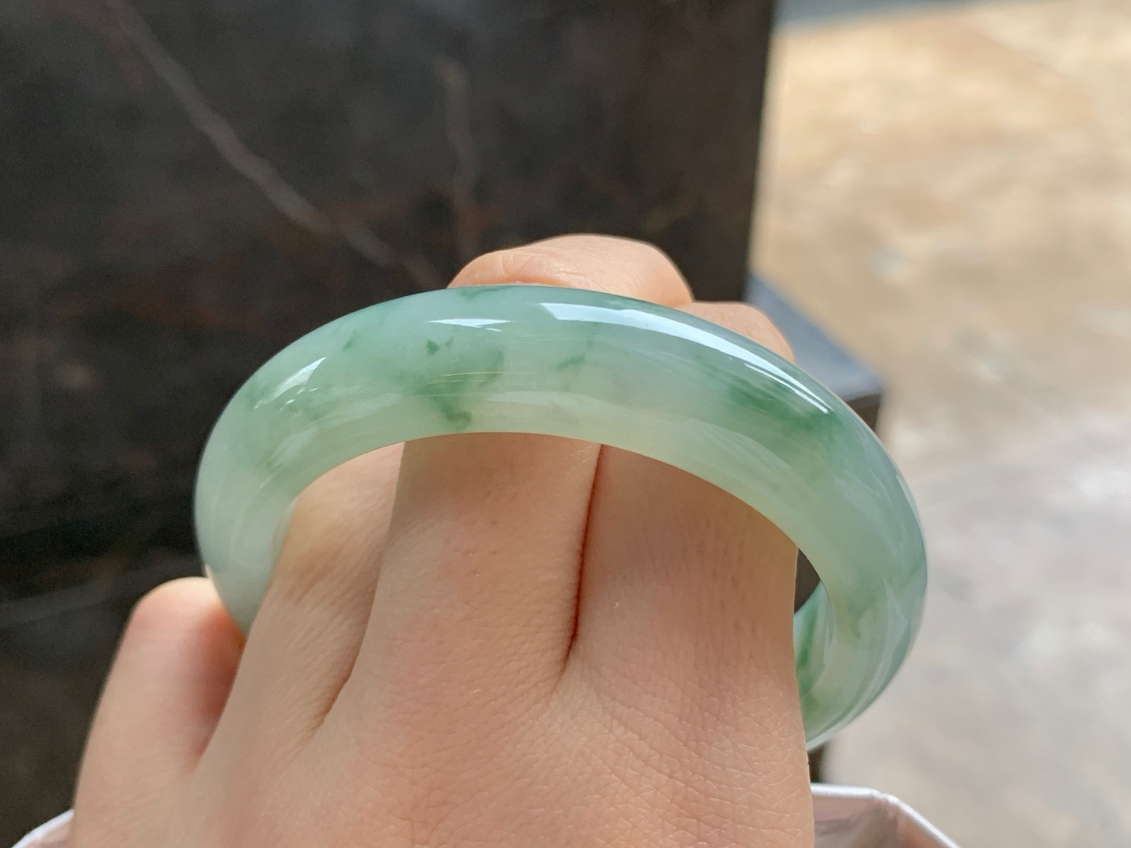 50.5-12.4-8.4
飘花手镯^_^细腻