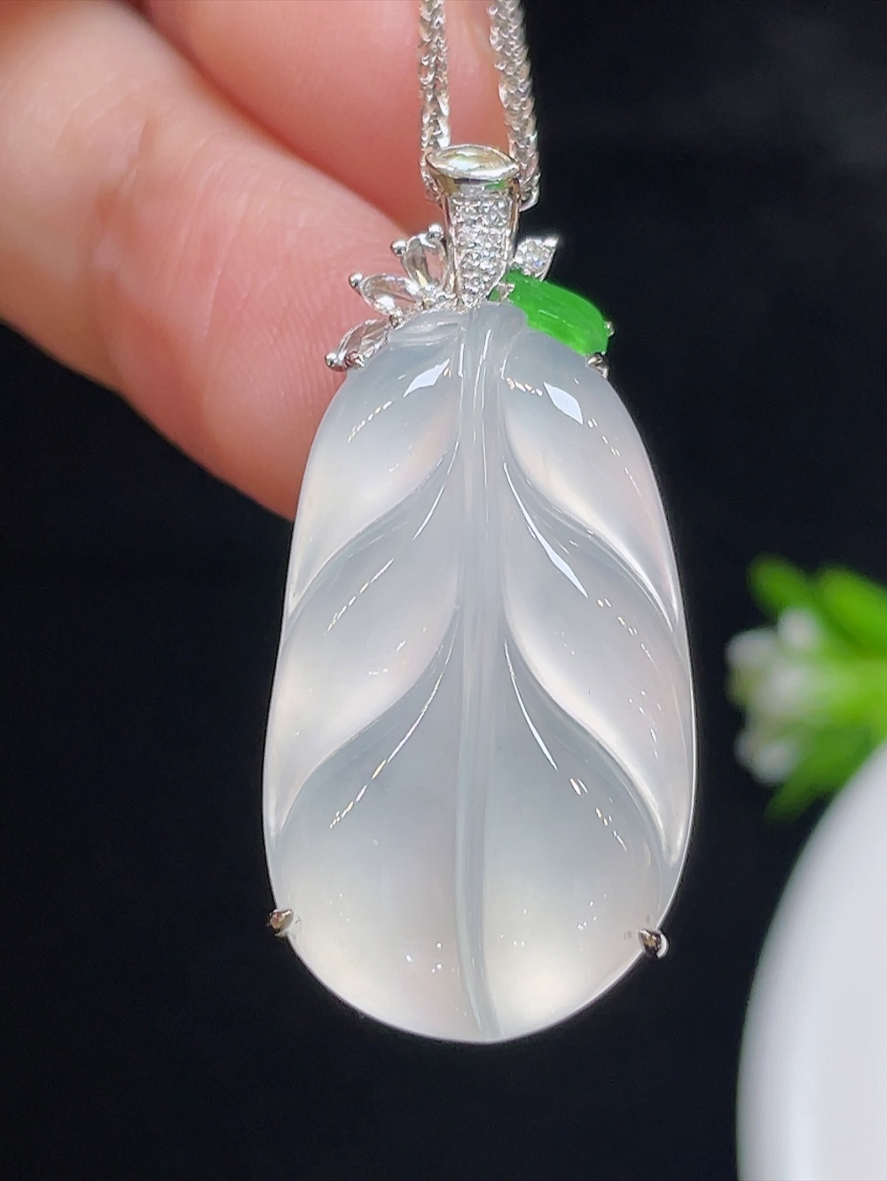 ️【高冰，叶子】大件饱满，通透水润，玉质细腻，翠色鲜艳，18k金奢华钻石镶嵌️，26.8-15.