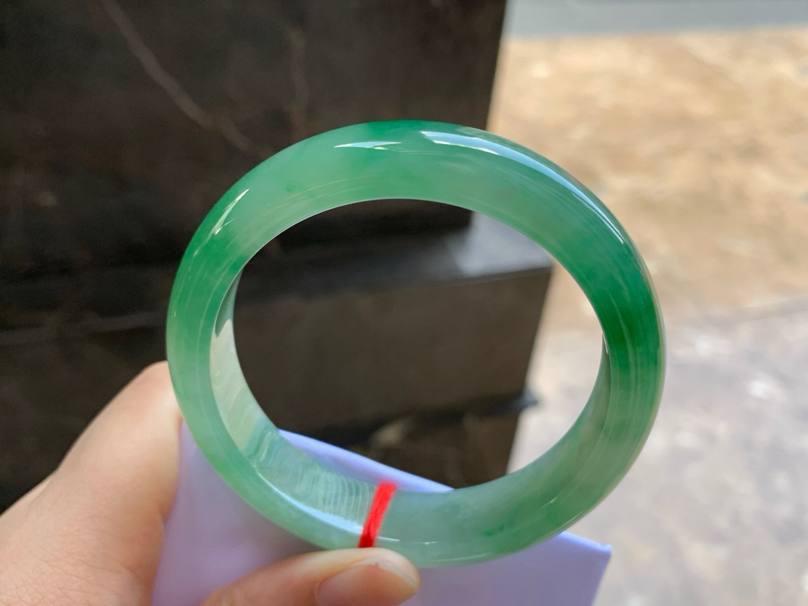 55-13-7.8
辣绿色手镯^_^鲜艳