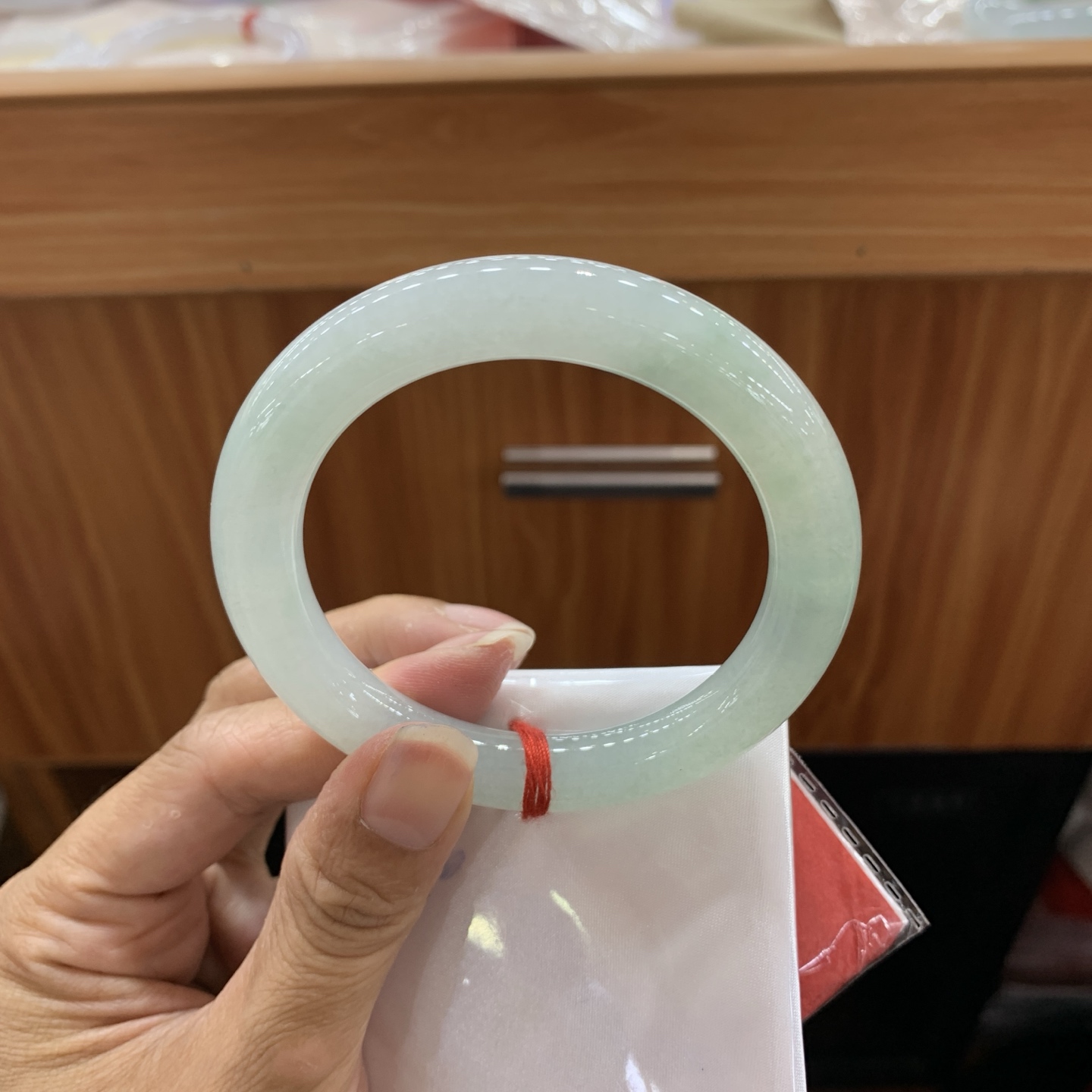060419AX 冰底色圆条翡翠手镯 55.5-10-10.4