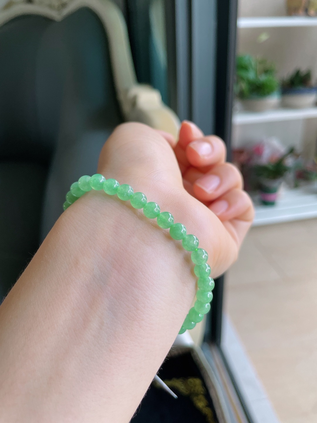 缅甸天然翡翠A货，冰满绿晴绿手串，尺寸：5.3mm。【编3548】