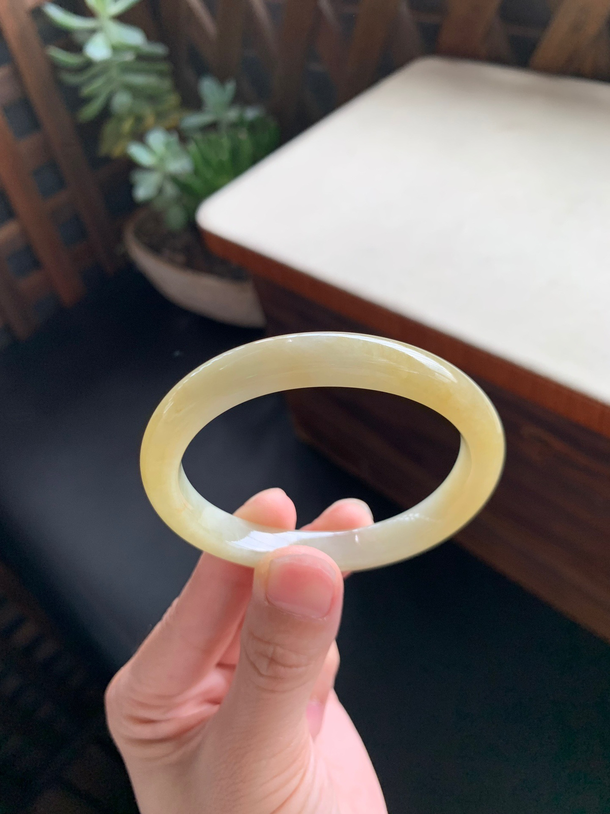 55.1圈口黄翡贵妃手镯，小棉丝可忽略