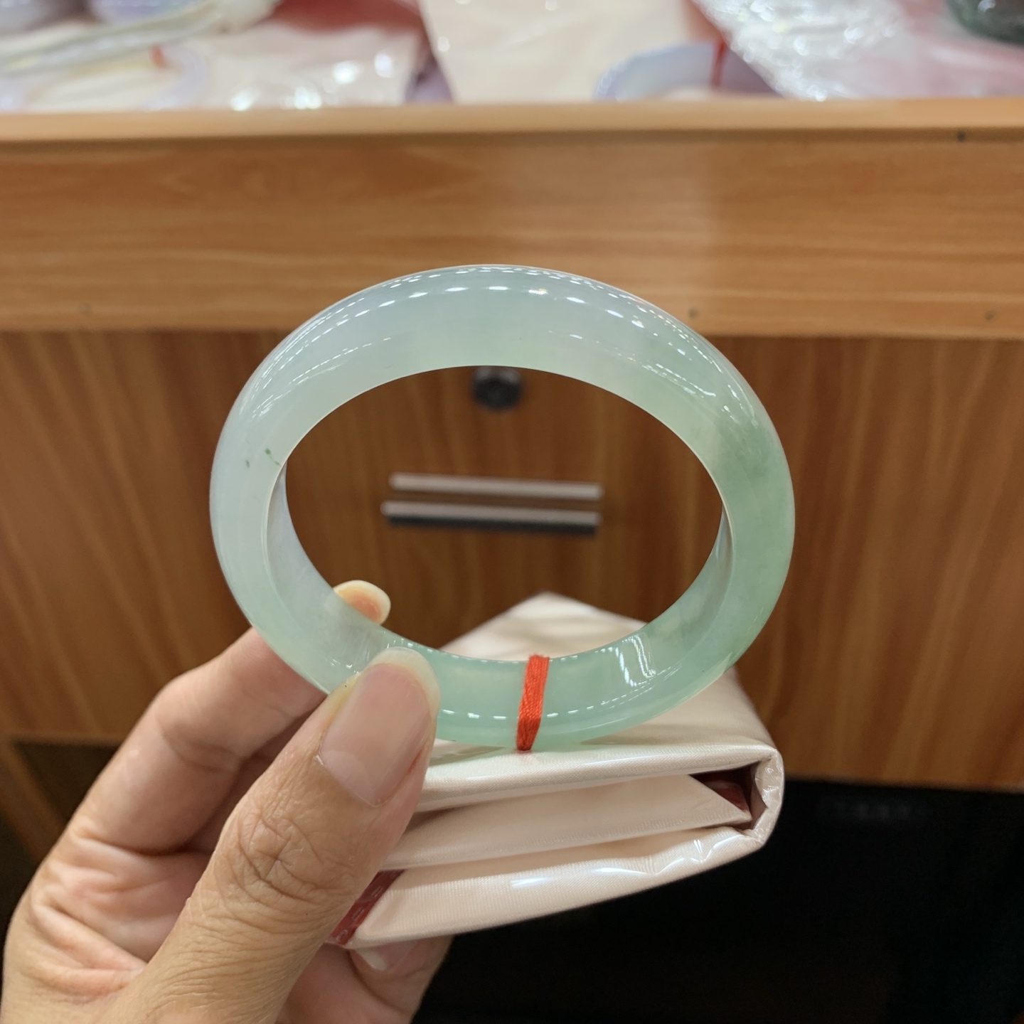 060429GX 飘花正圈翡翠手镯 56-12.5-8.1