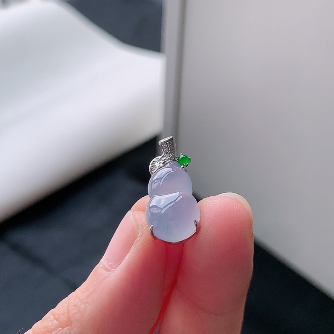 冰葫芦吊坠，冰胶起润  料子饱满细腻  佩戴简约时尚 货号93603，20.5-9.1-6.0