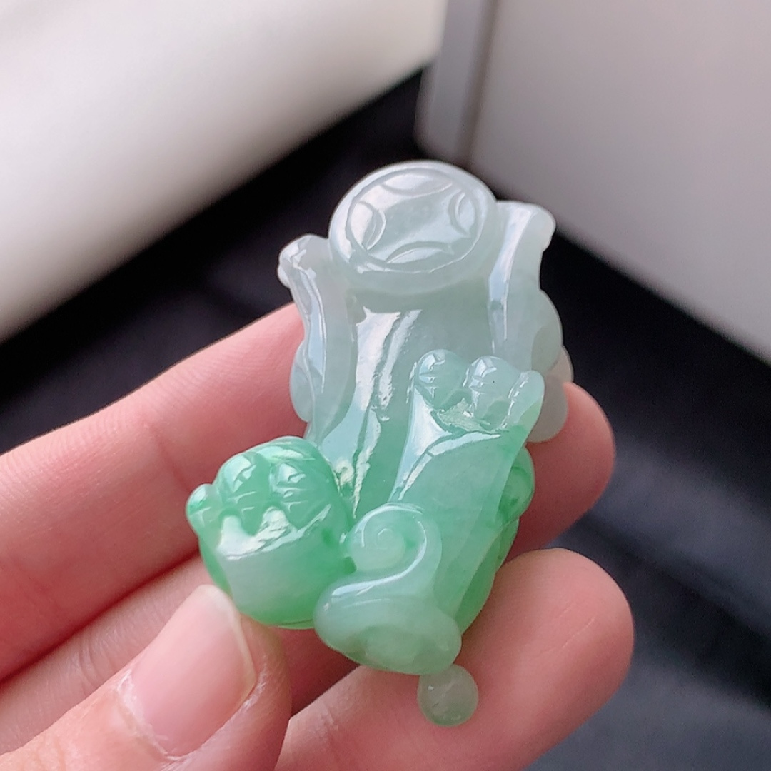 冰飘绿貔貅挂件 种老无裂水润 冰透底子细腻 佩戴精致优雅 货号10603，40.2-22.9-12.5