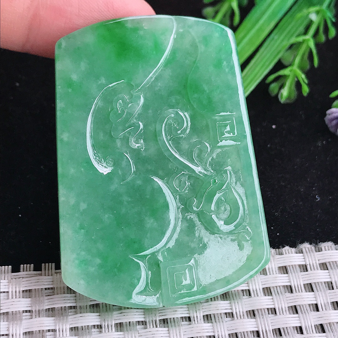 实拍A货翡翠55/39.3/7.3老坑冰胶满绿阳绿仿古福牌吊坠翡翠玉牌挂件