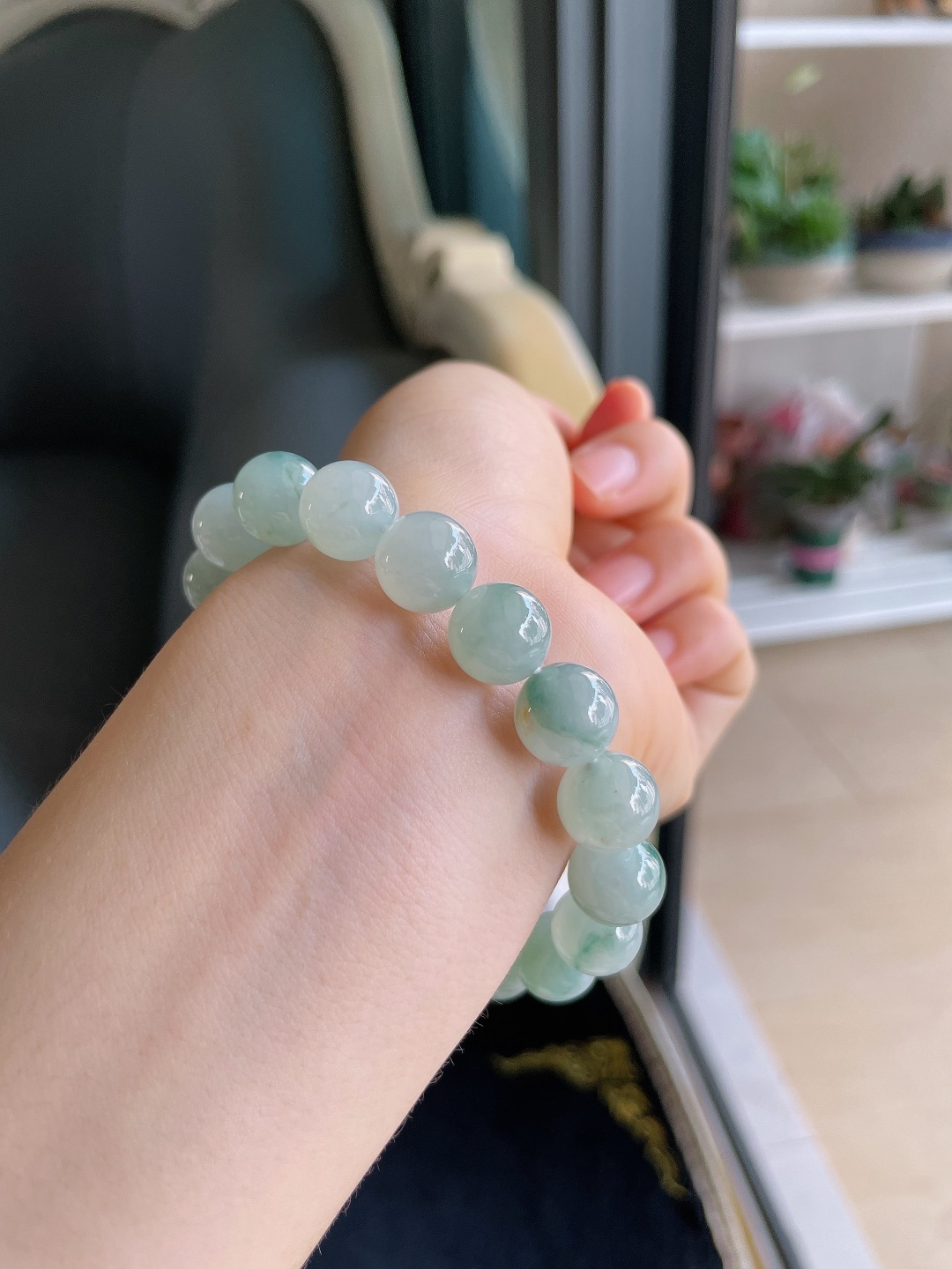 天然翡翠A货，冰飘花手串，尺寸：10.8mm。【编3358】